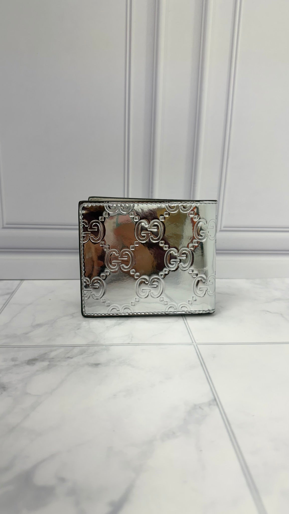 BRAND NEW - Gucci Silver Mirror Effect Leather Bifold Wallet