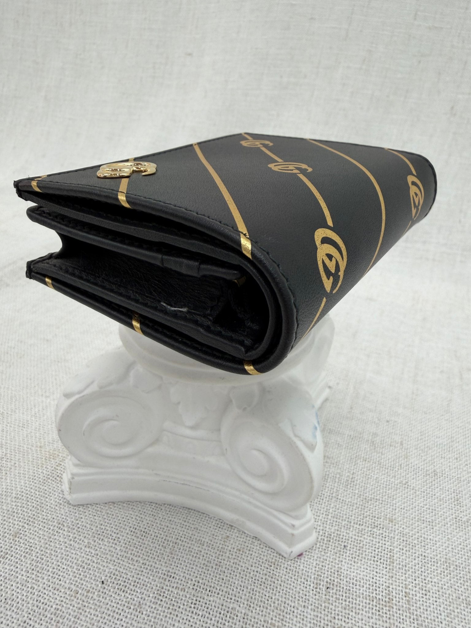 BRAND NEW- Gucci Black & Gold Diagonal GG Calfskin Compact Wallet