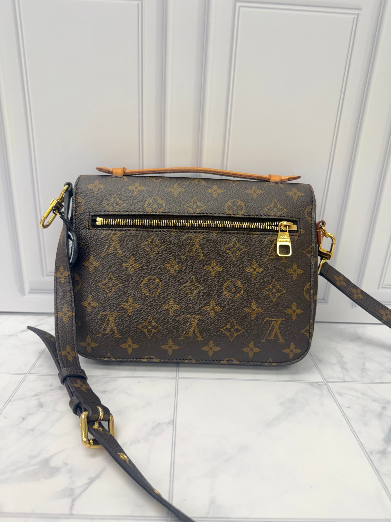 Louis Vuitton Monogram Pochette Metis Handbag