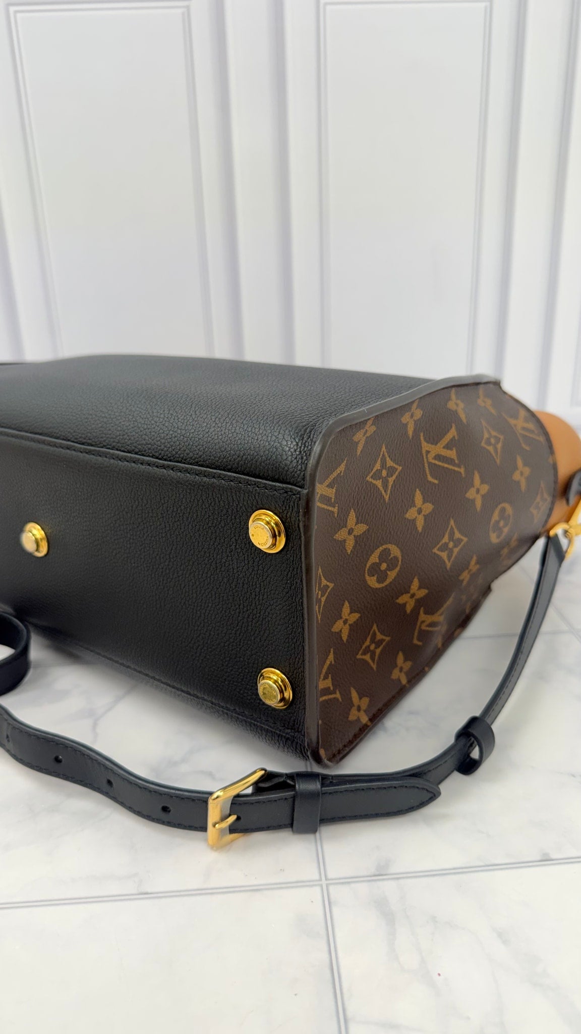 Louis Vuitton Black And Tan Grained Leather On My Side MM