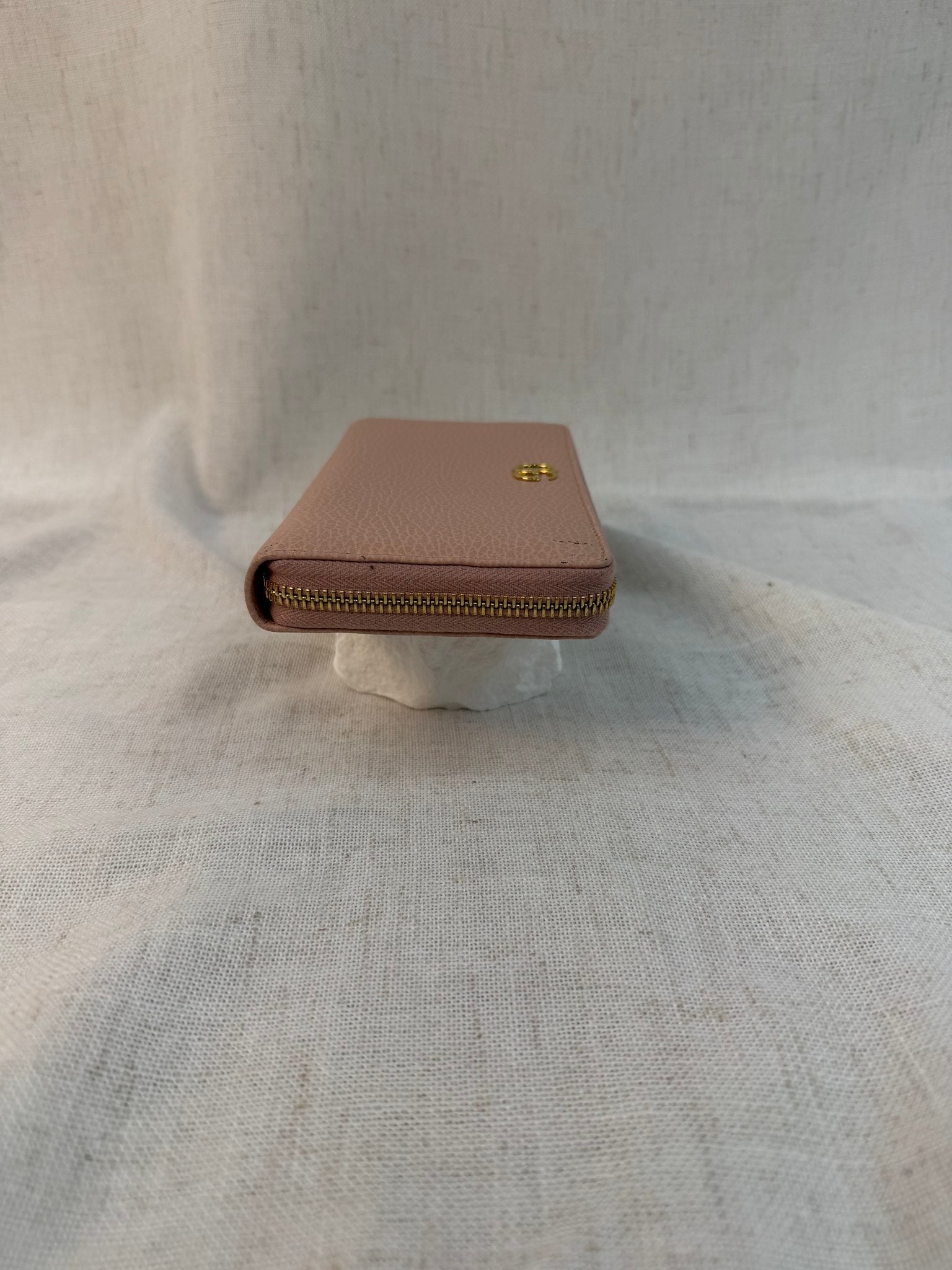 Gucci Light Pink Leather GG Marmont Zippy Wallet