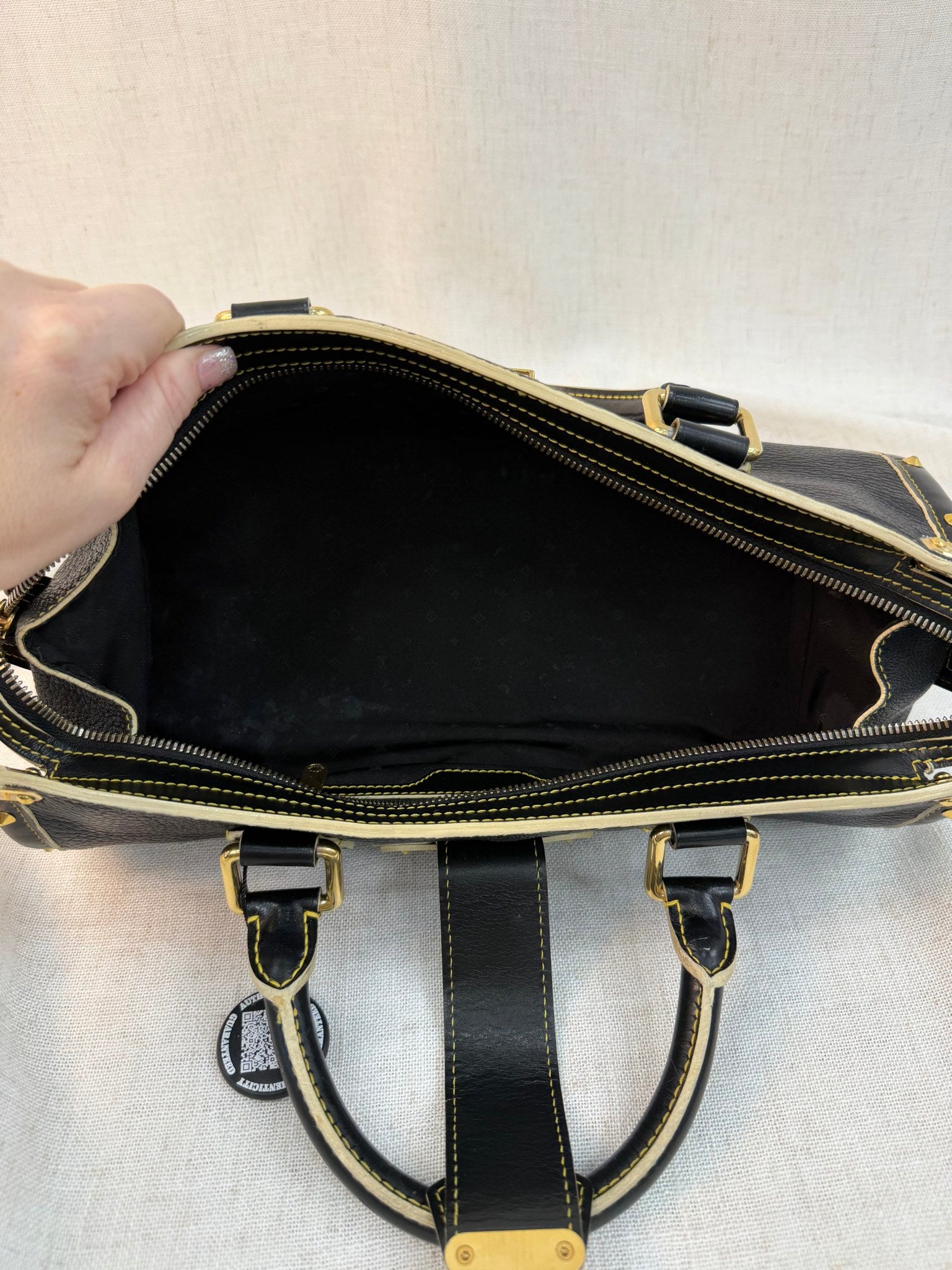 Louis Vuitton Black Leather Suhali L'Epanoui PM Bag