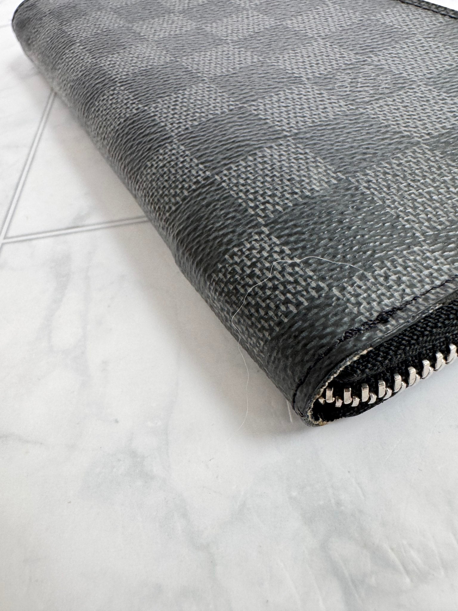 Louis Vuitton Damier Graphite Long Zippy Wallet