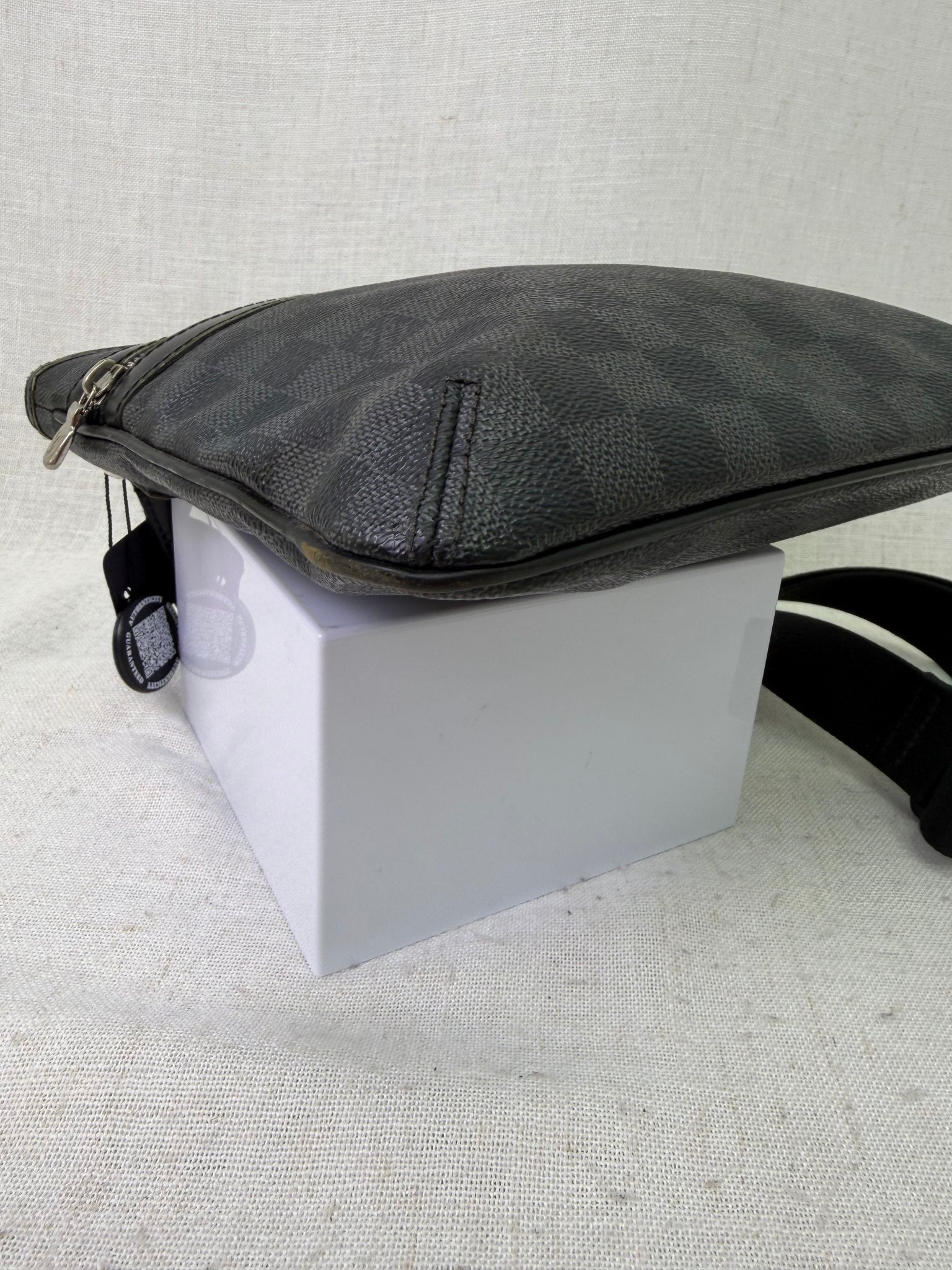 Louis Vuitton Damier Graphite Thomas Messenger Bag