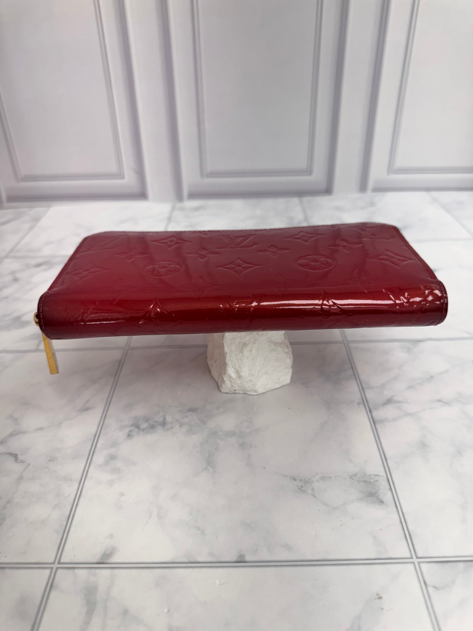 Louis Vuitton Red Vernis Monogram Zippy Wallet