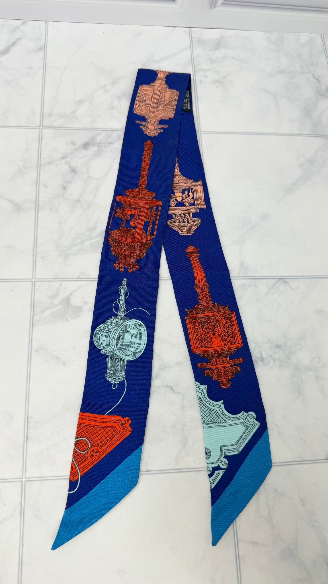 LIKE NEW - Hermes Blue Multicolor Silk Twilly