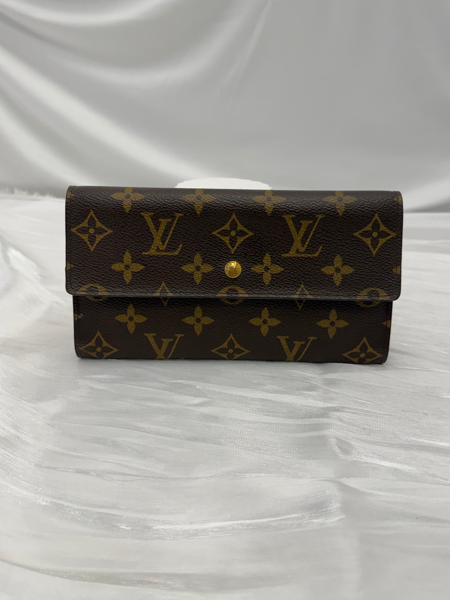 Louis Vuitton Monogram International Wallet