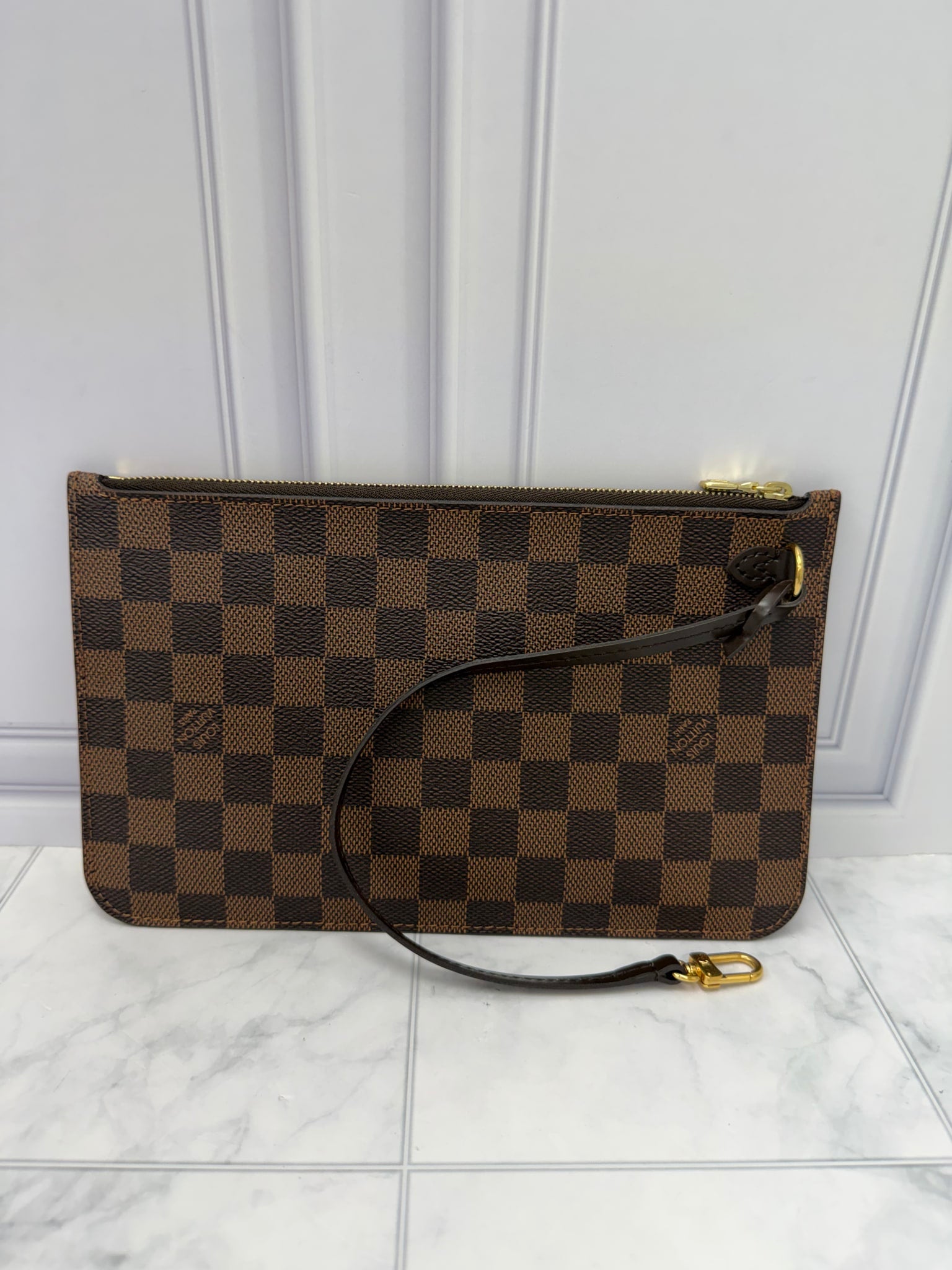 LIKE NEW Louis Vuitton Damier Ebene Neverfull Pouch