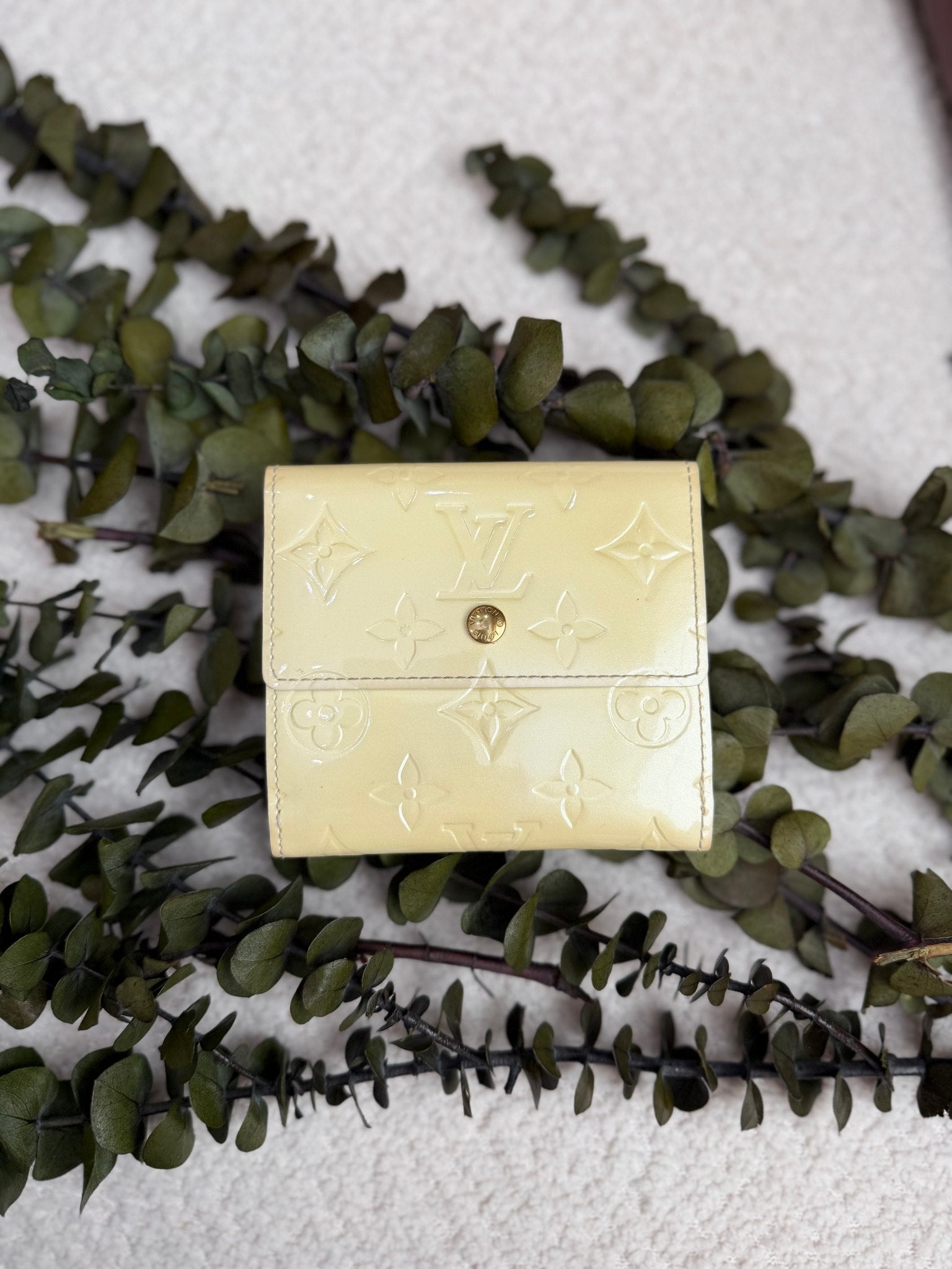 Louis Vuitton Cream Vernis Leather Ludlow Compact Wallet