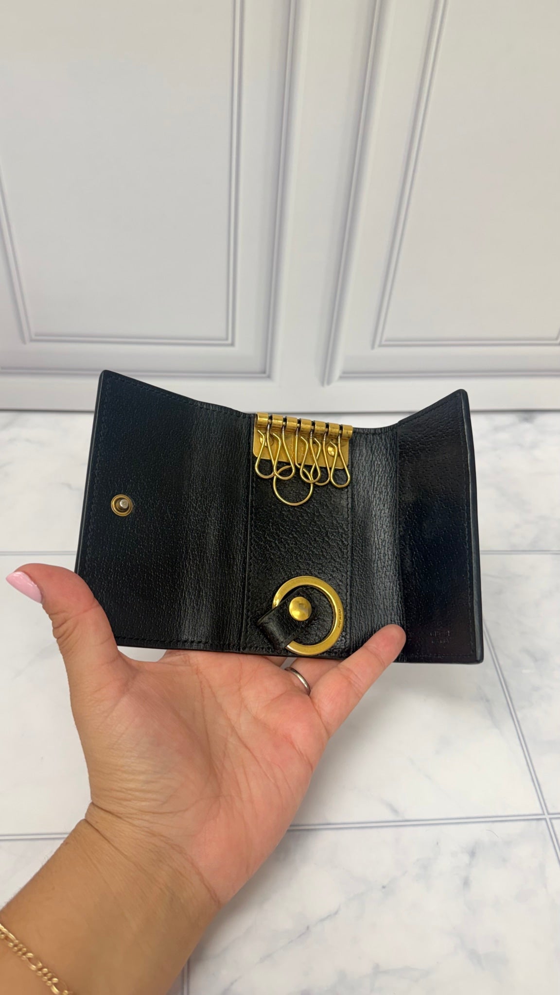 Gucci Black Leather GG Marmont 6 Key Case