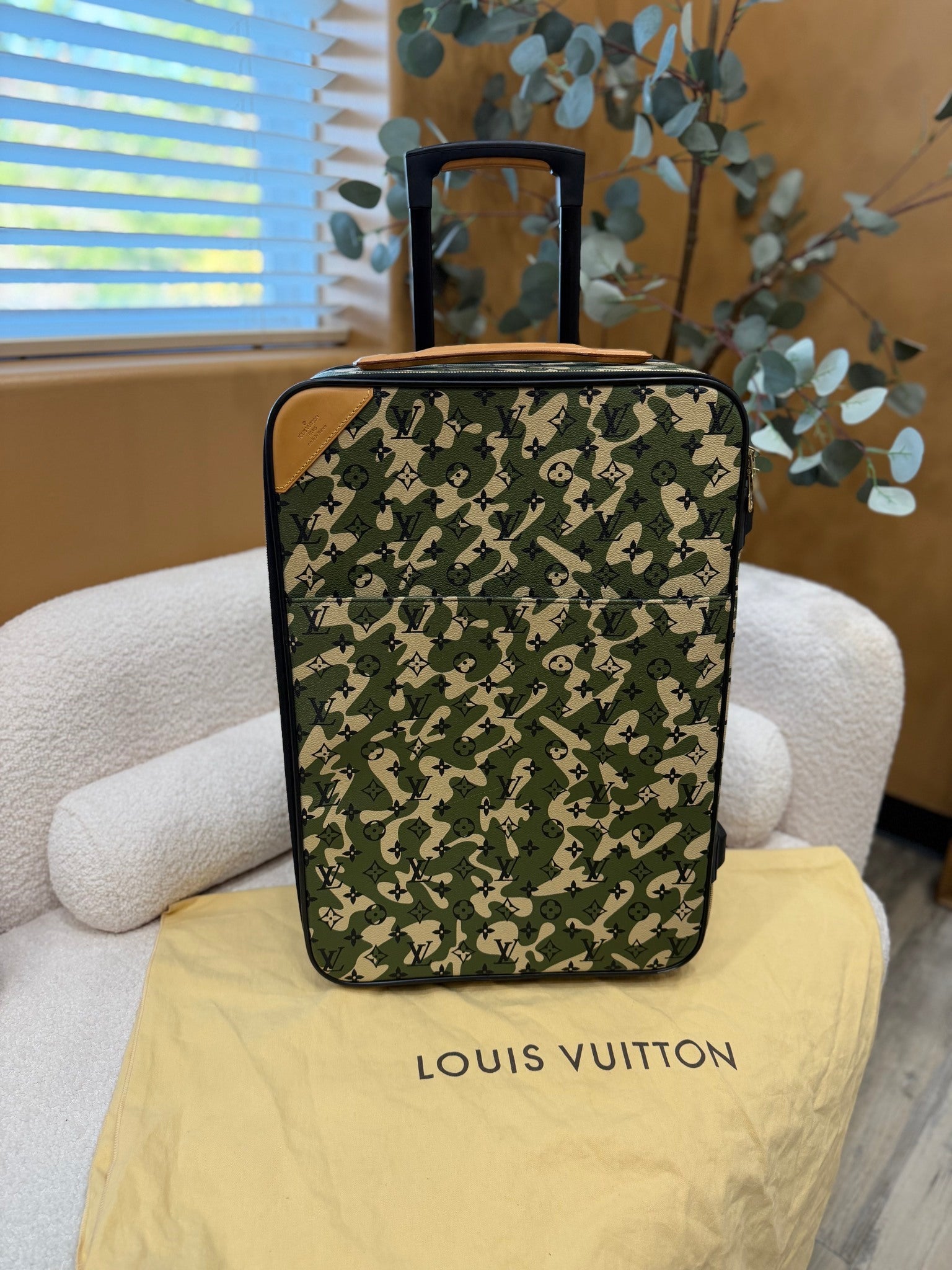 Louis Vuitton x Murakami Limited Edition Monogramouflage Pegase 60 Rolling Luggage