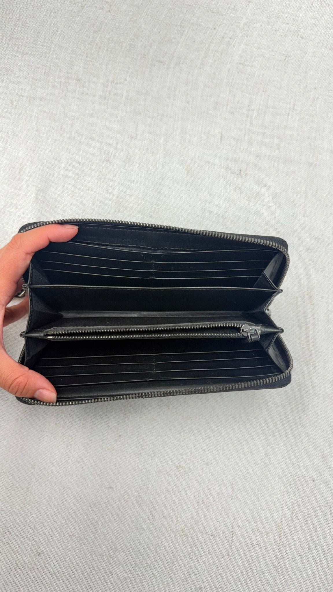 MCM Black Visetos Leather Lightning Zippy Wallet