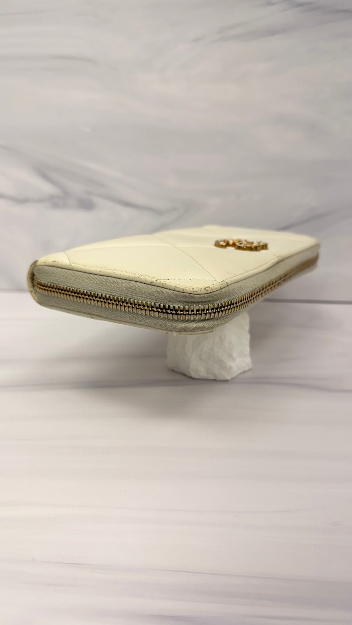Chanel Cream Calfskin Leather Zippy Wallet