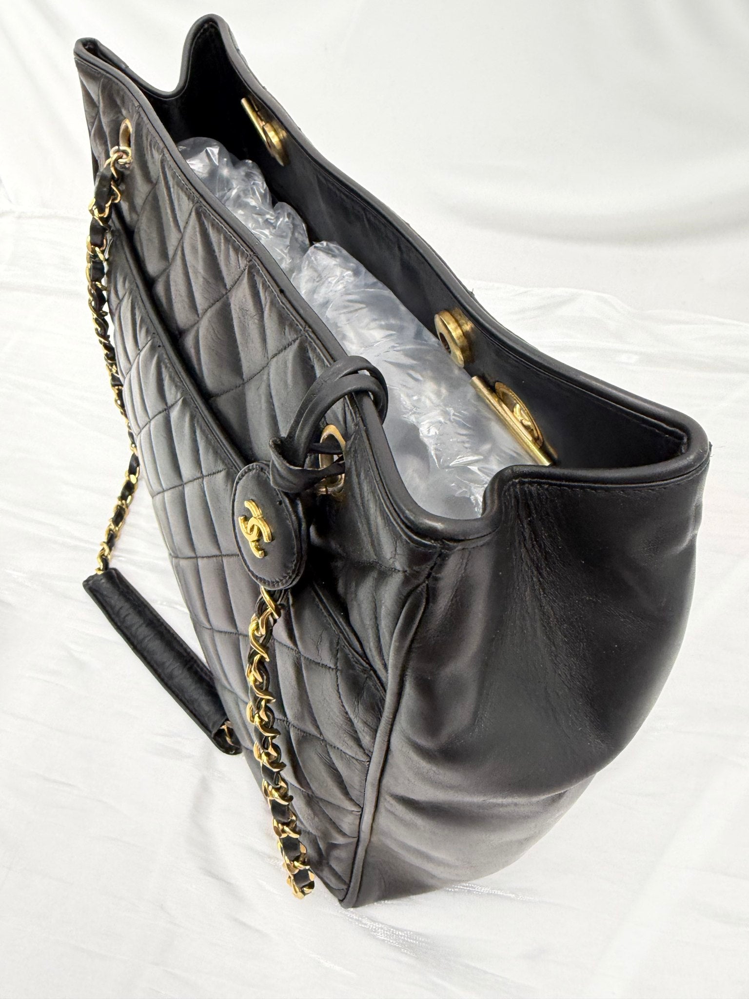 Chanel Black Quilted Lambskin Jumbo Chain Tote