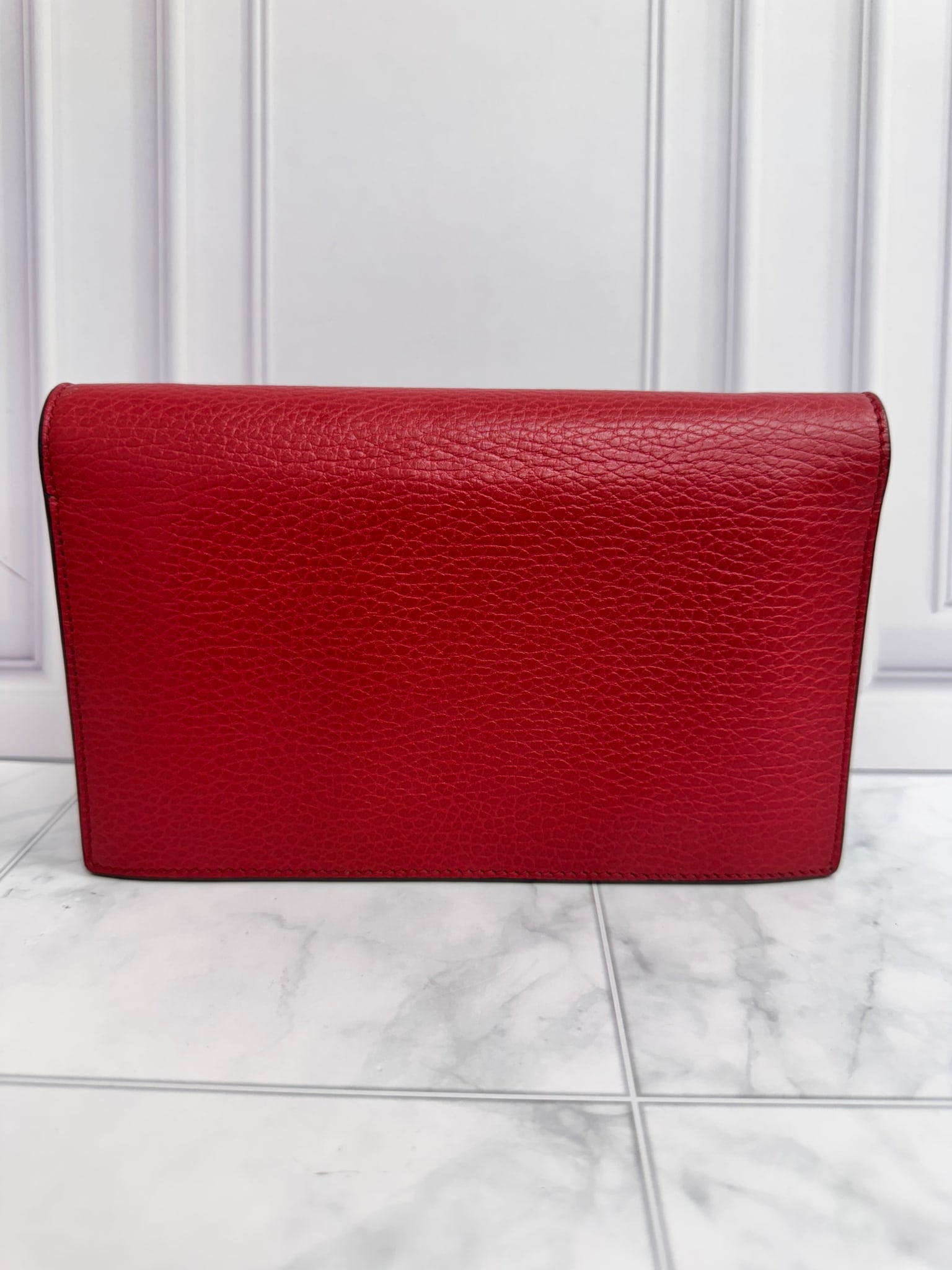 Gucci Red Grained Leather Interlocking G Wallet On A Chain