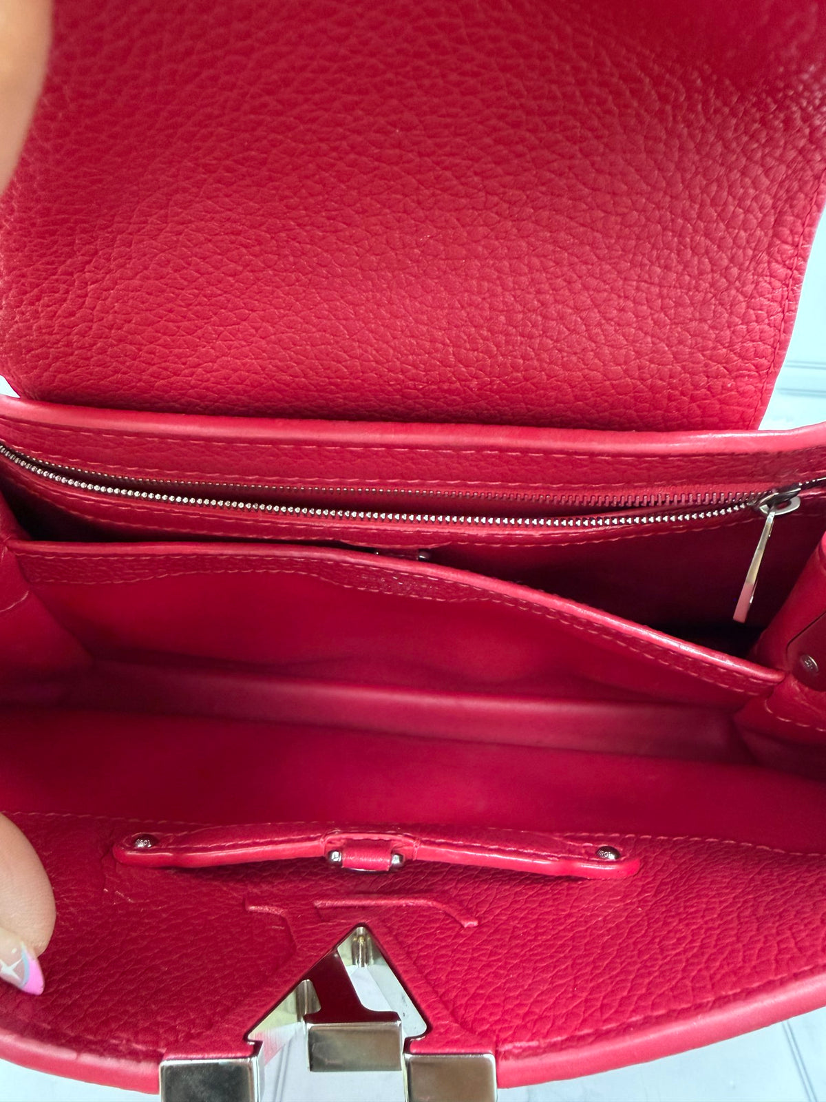Louis Vuitton Raspberry Taurillon Leather Capucines MM Handbag