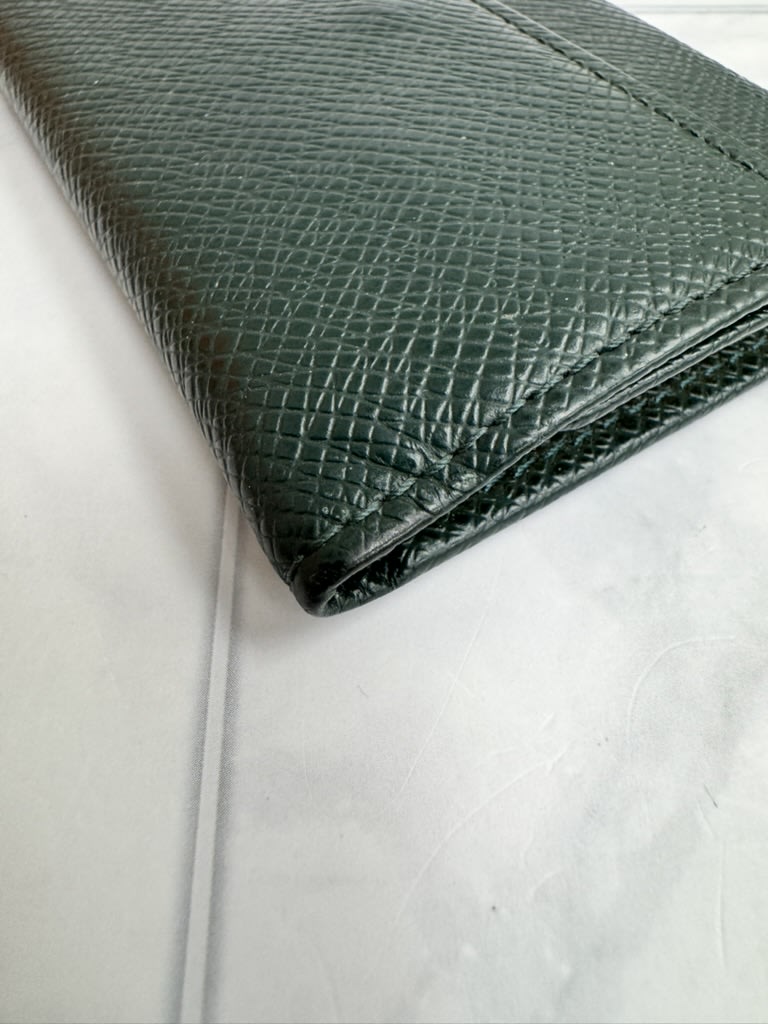 Louis Vuitton Green Taiga Leather 6 Ring Key Case