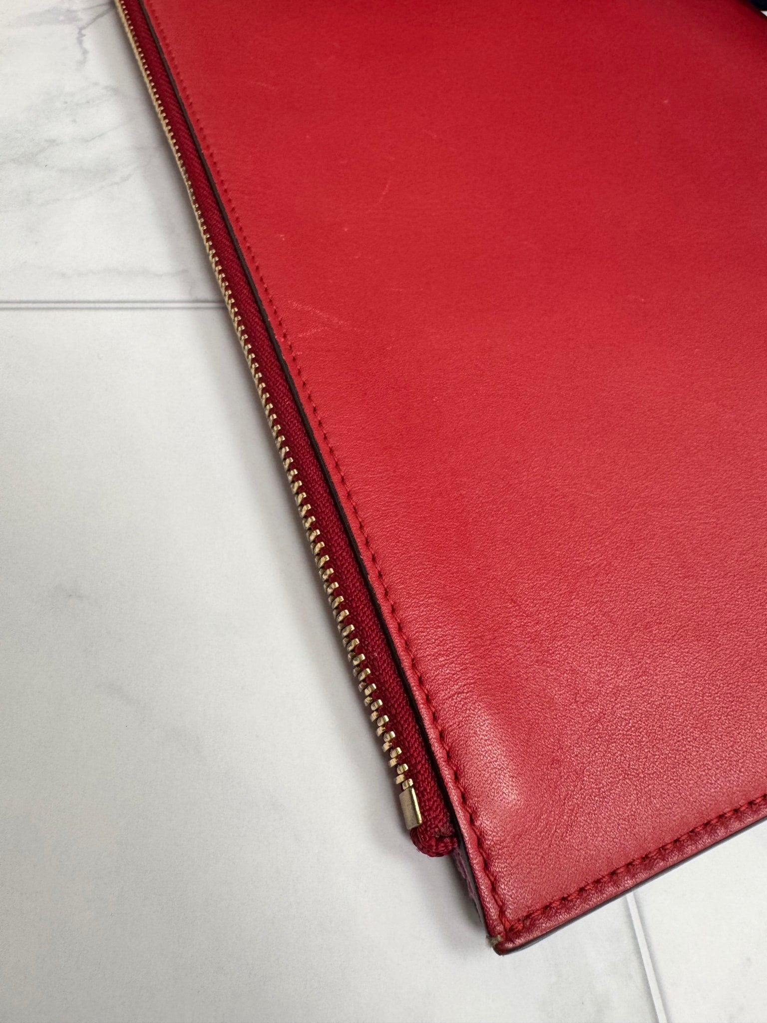 Gucci GG Supreme Monogram Bosco Clutch Bag