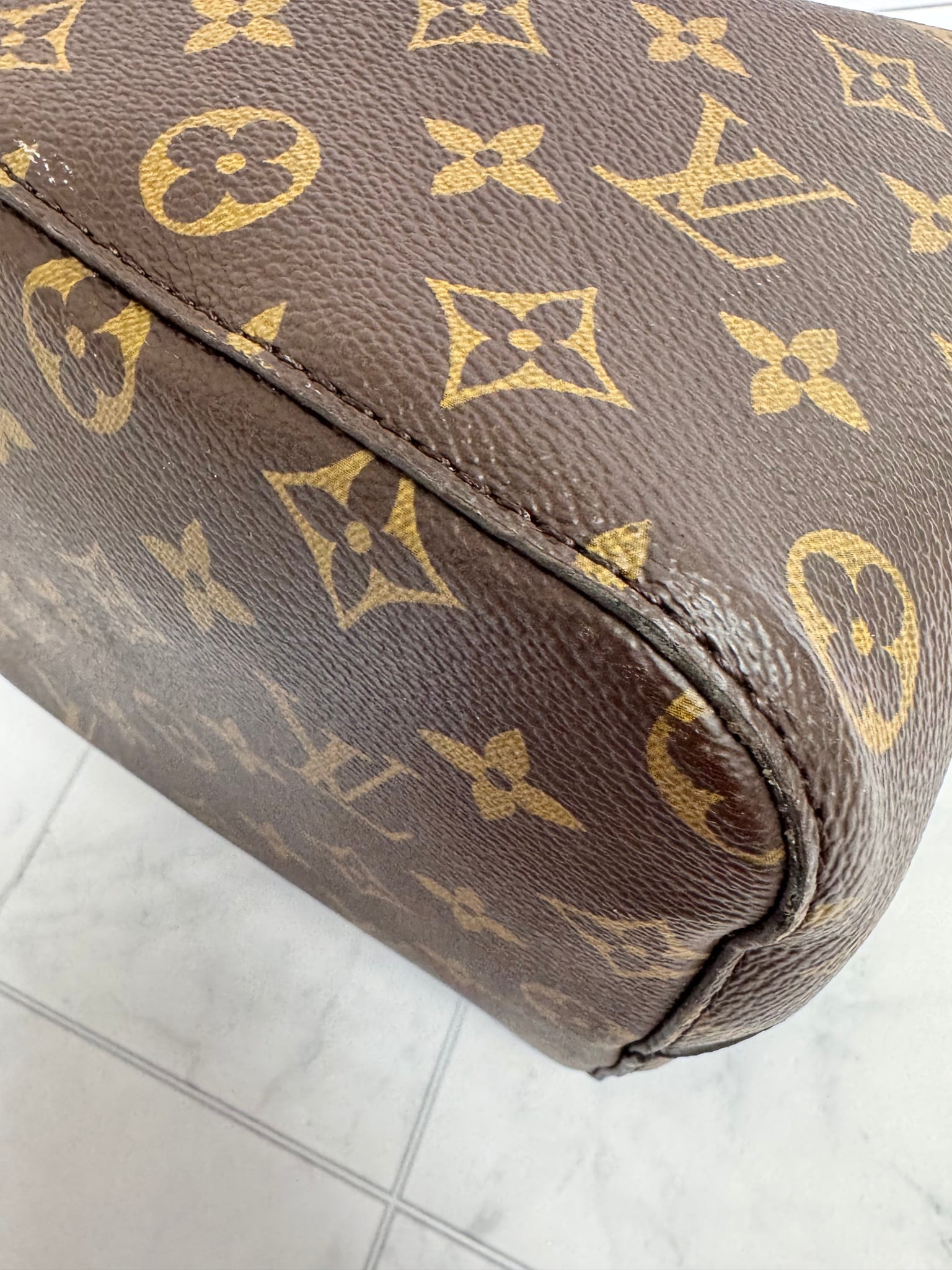 Louis Vuitton Monogram Neonoe MM
