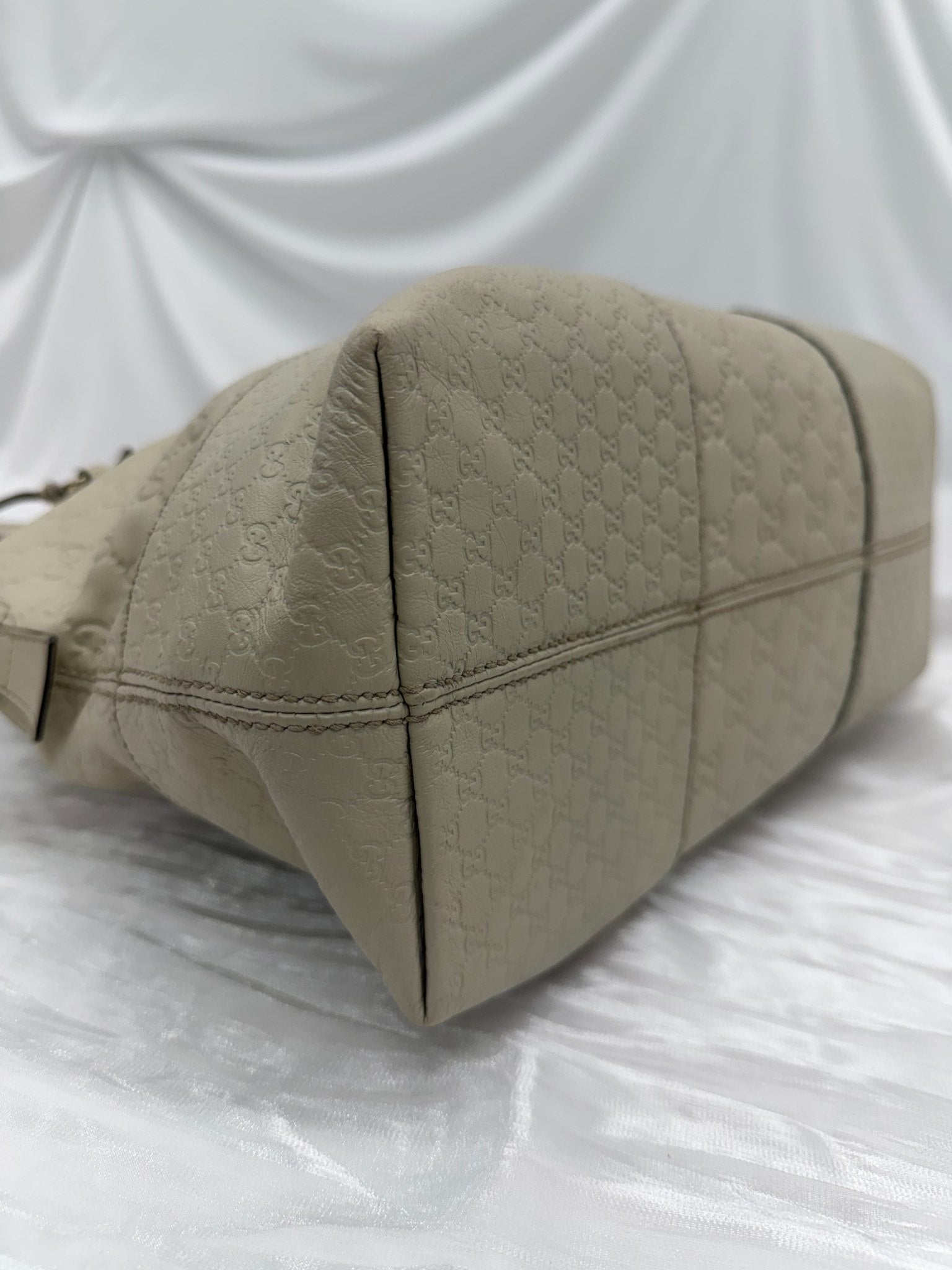 Gucci Ivory Guccissima Interlocking G Dome Tote