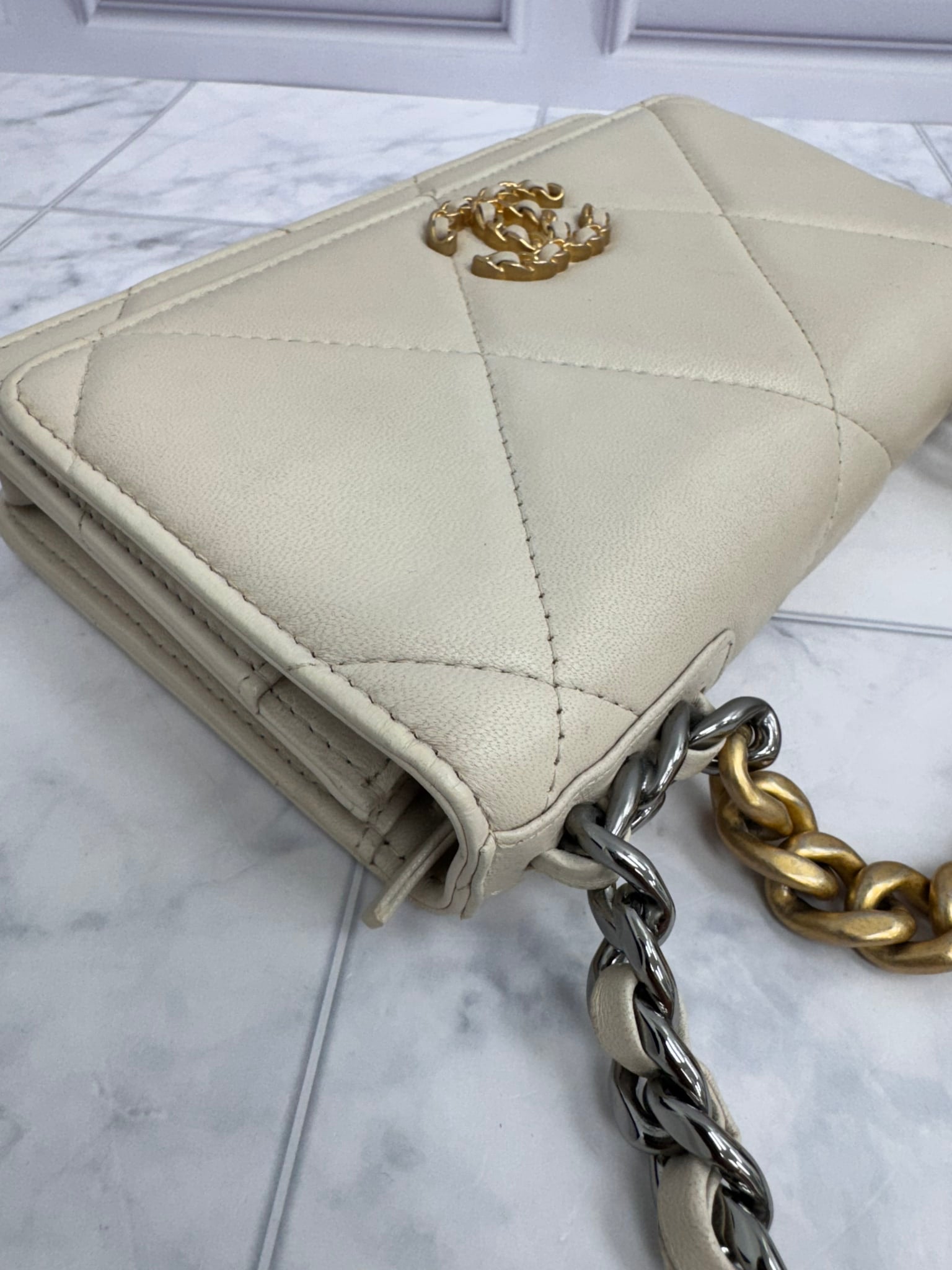 Chanel 19 Ivory Quilted Lambskin Wallet On A Chain