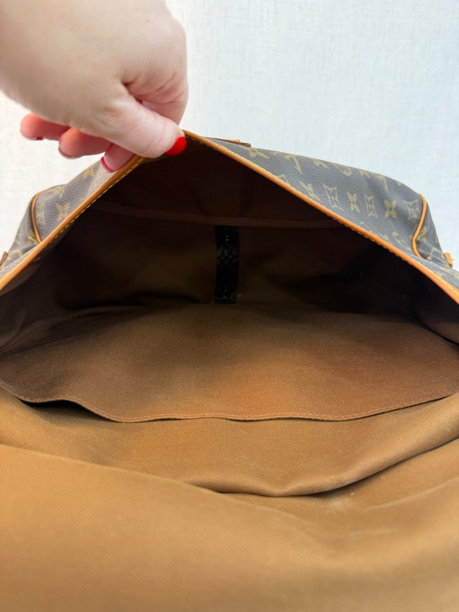 Louis Vuitton Monogram Saumur 35 Shoulder Bag