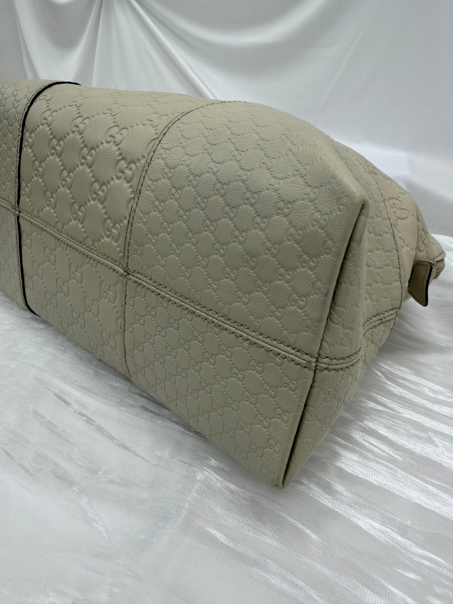 Gucci Ivory Guccissima Interlocking G Dome Tote