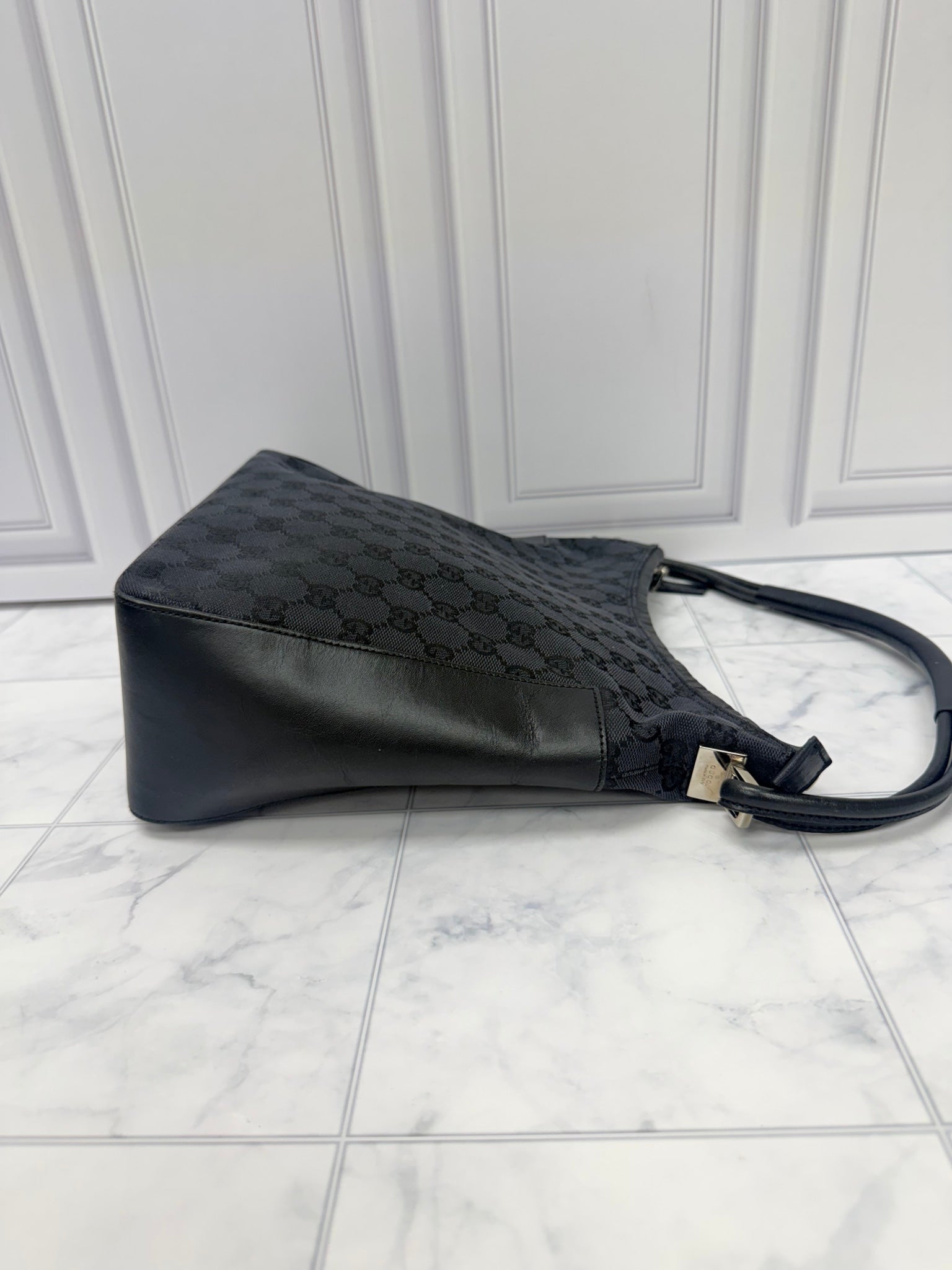 Gucci Black GG Supreme Shoulder Bag