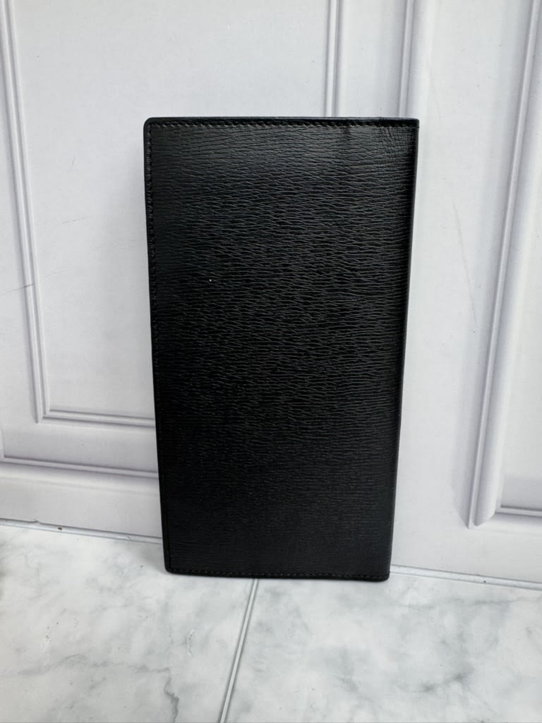 LIKE NEW - Gucci Black Leather Long Wallet