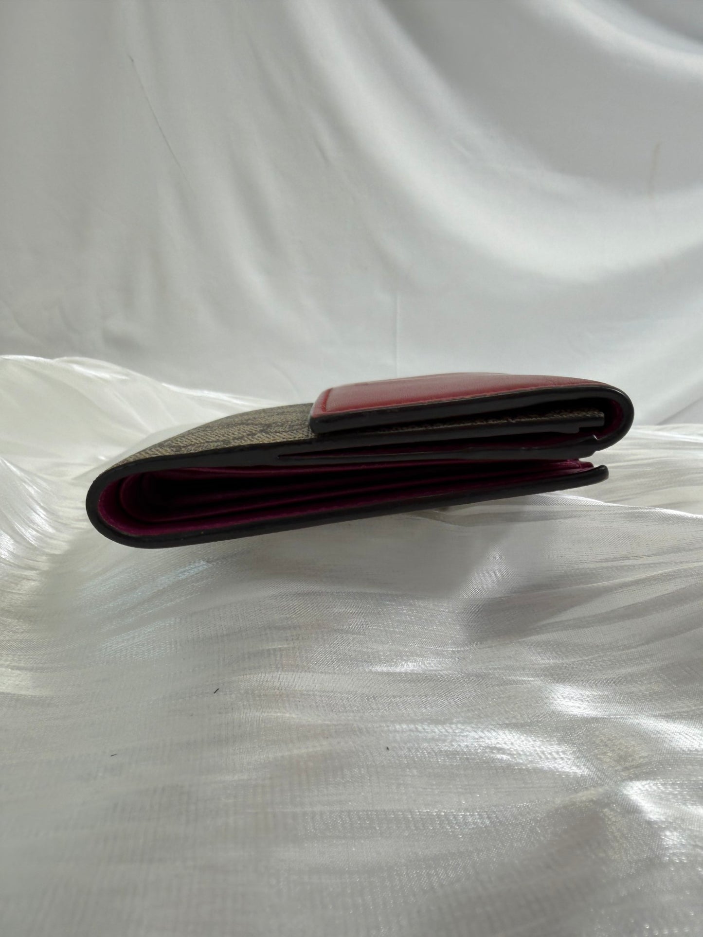 https://res.cloudinary.com/dyql5hig8/image/upload/v1761326886/njrrqlegkqklw6clylh2.jpg