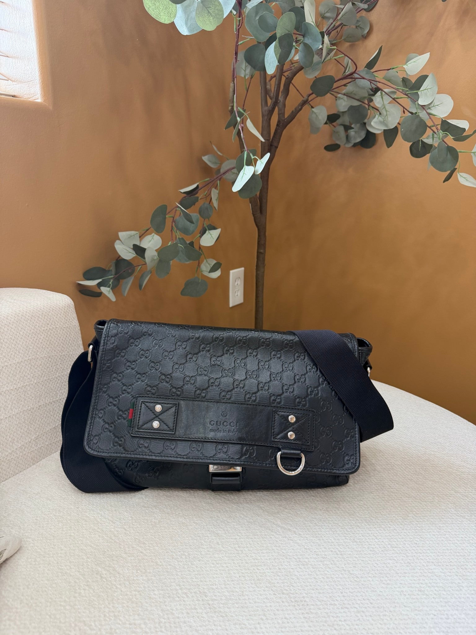 Gucci Black Leather Guccissima Messenger Bag