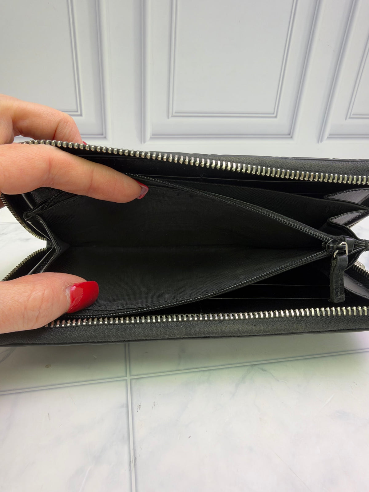 Gucci Black GG Leather Zippy Wallet