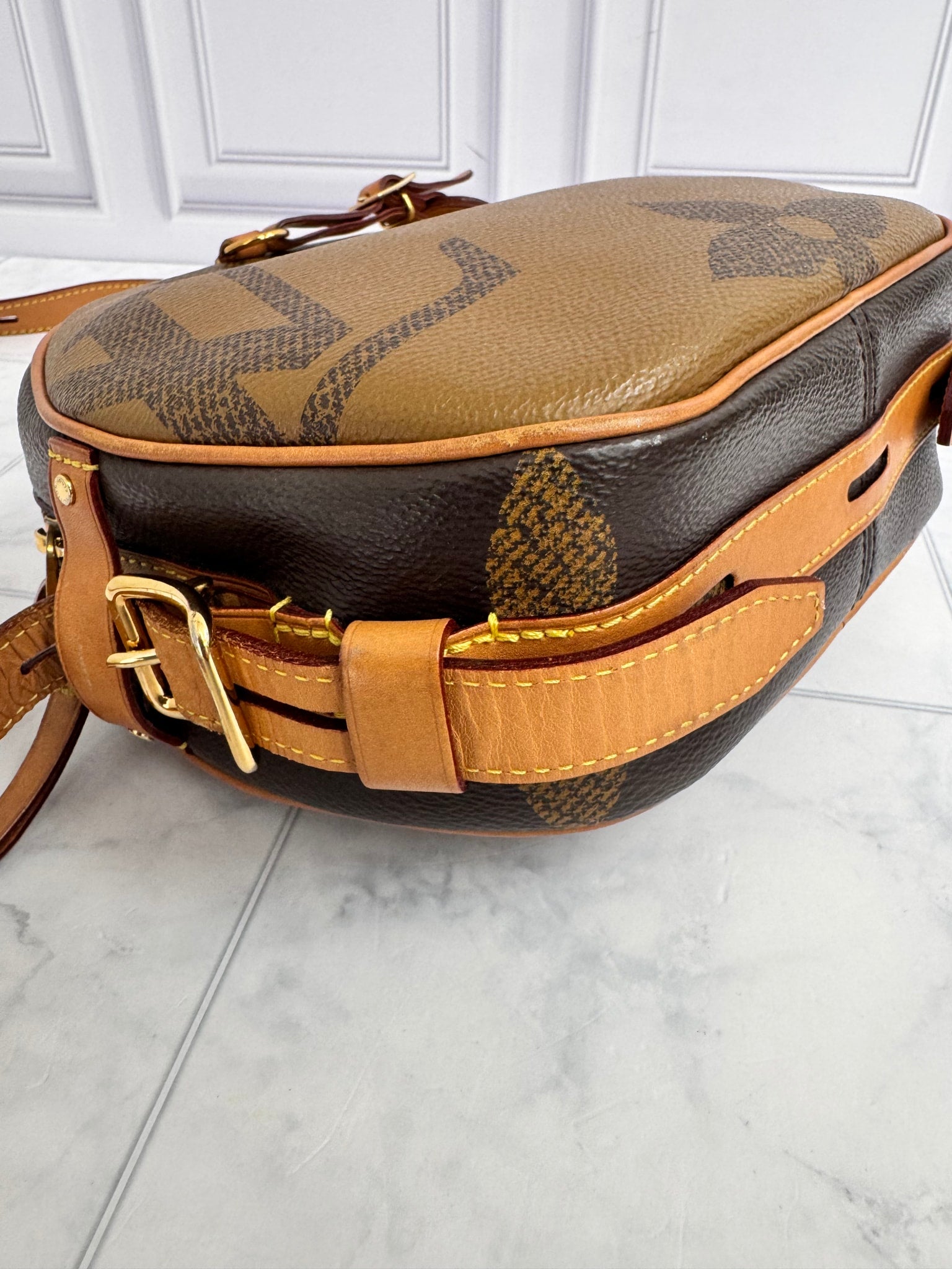 Louis Vuitton Brown Monogram Giant Reverse Boite Chapeau Souple Crossbody Bag MM