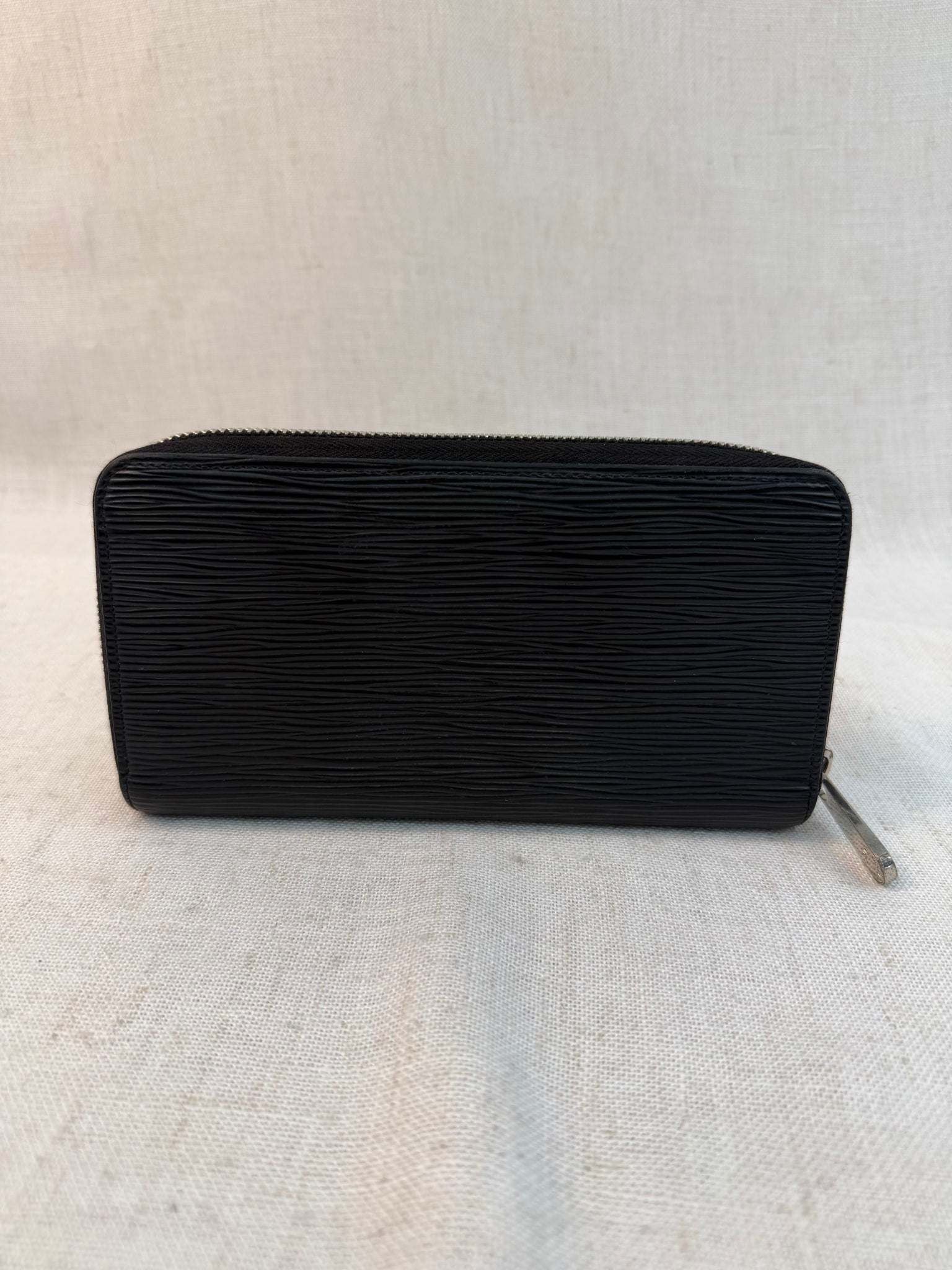 Louis Vuitton Black Epi Leather Zippy Wallet
