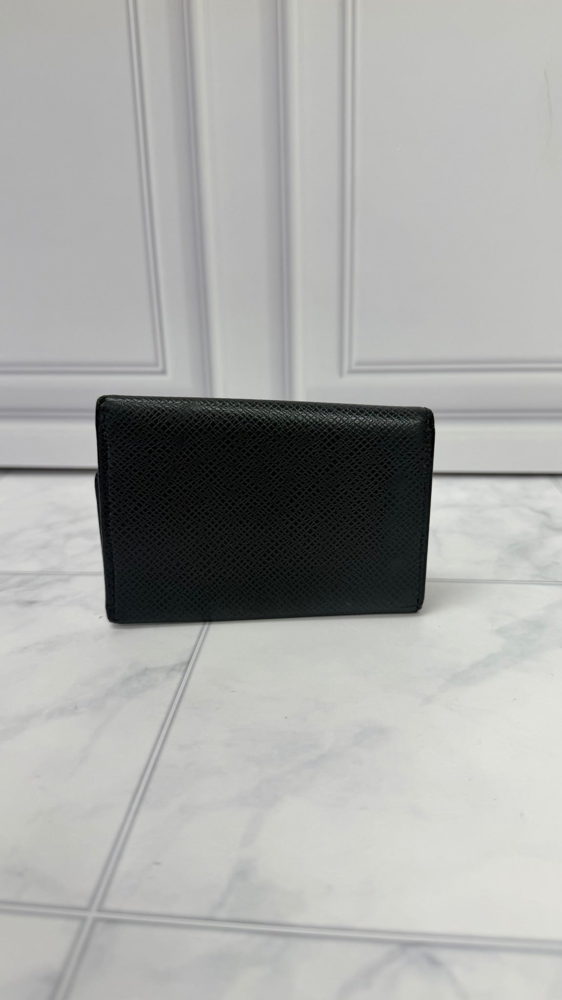 Louis Vuitton Black Taiga Leather 6-key Holder