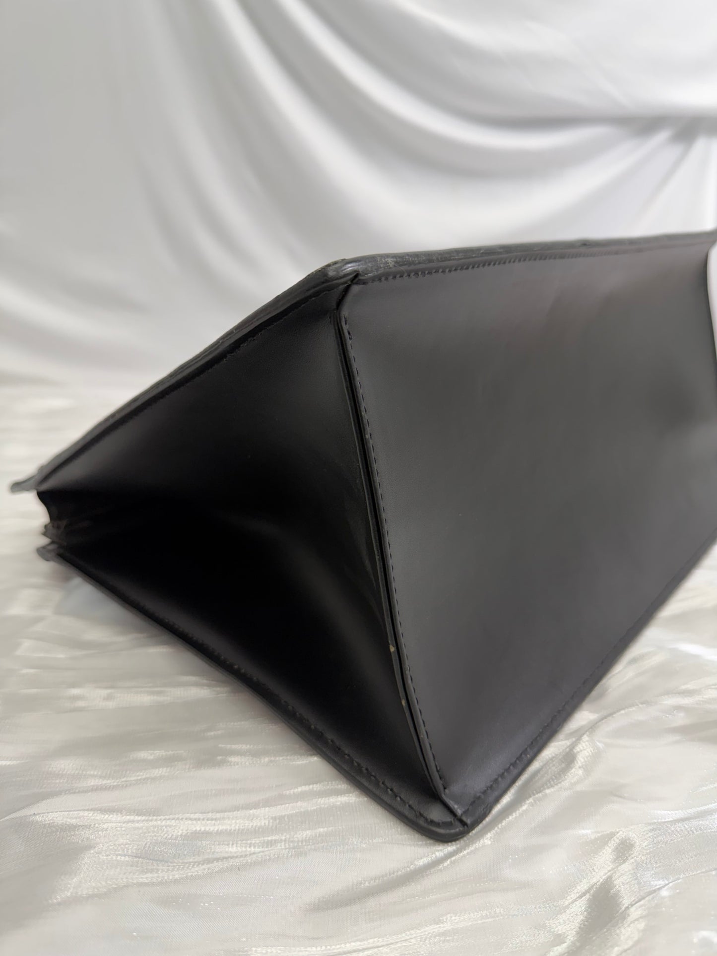 https://res.cloudinary.com/dyql5hig8/image/upload/v1760122128/o3ijosbsryopsgl2zhea.jpg