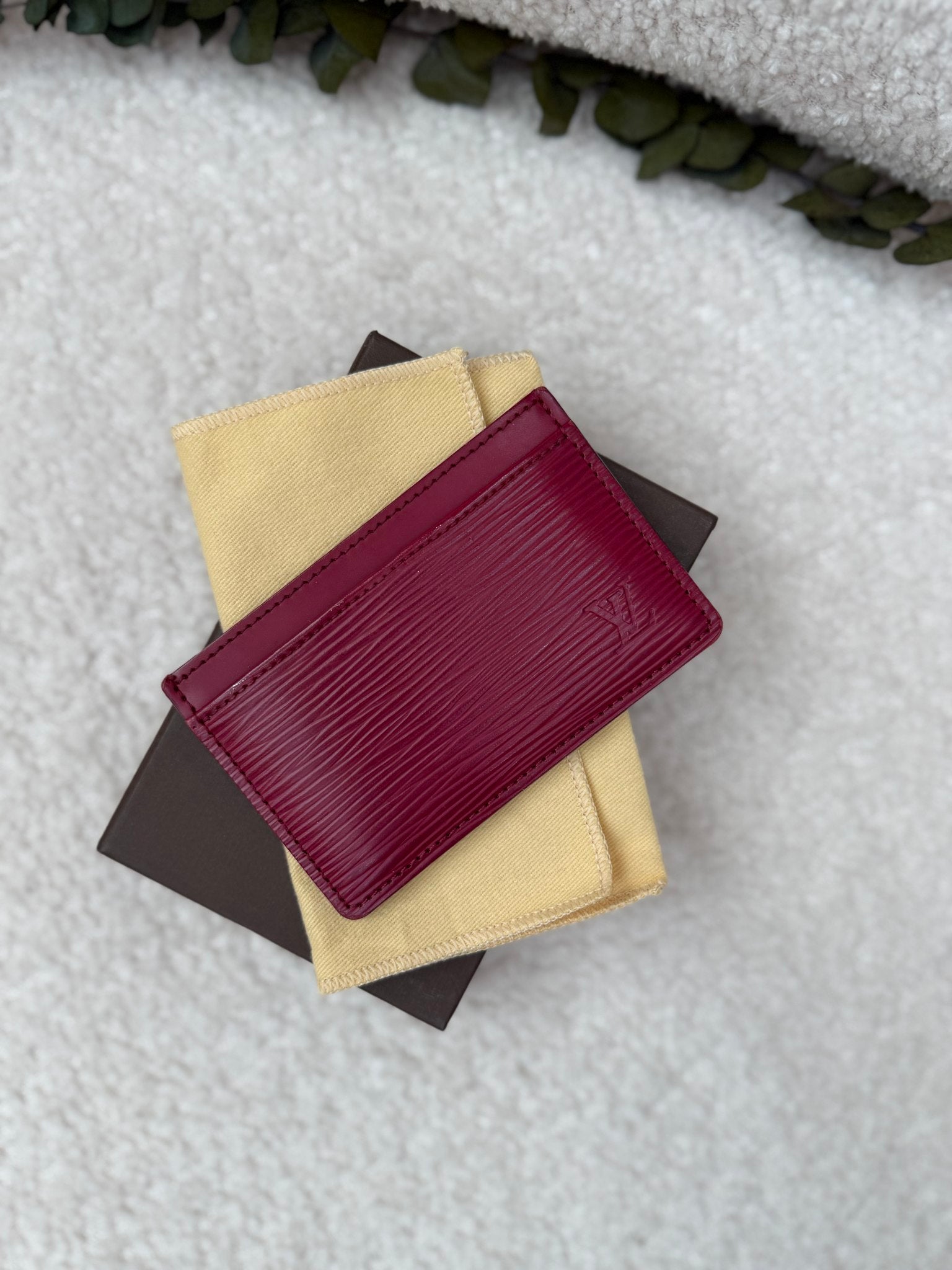 Louis Vuitton Dark Fuchsia Epi Card Case