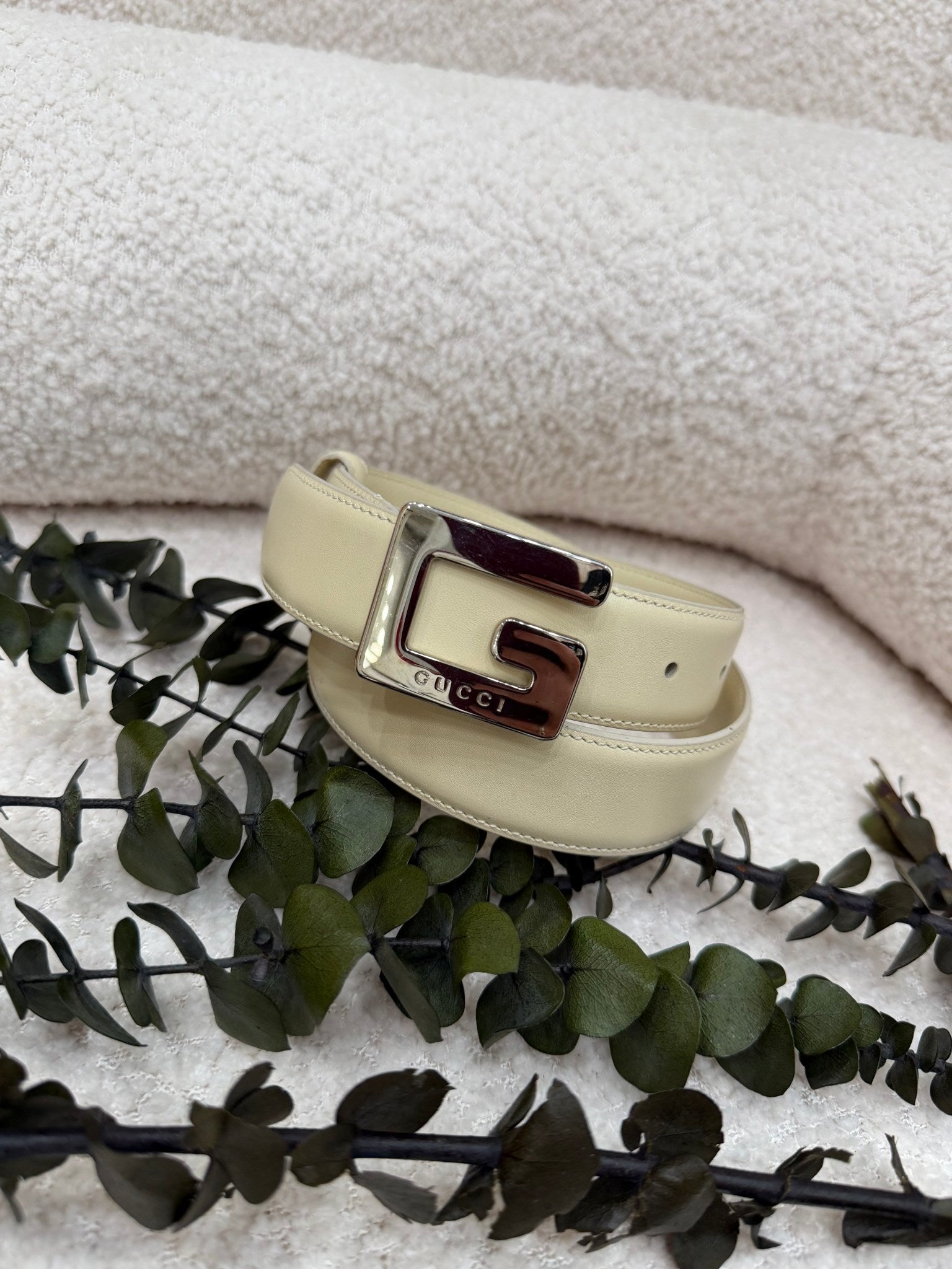 Gucci Vintage Ivory Leather Belt Size 70/28