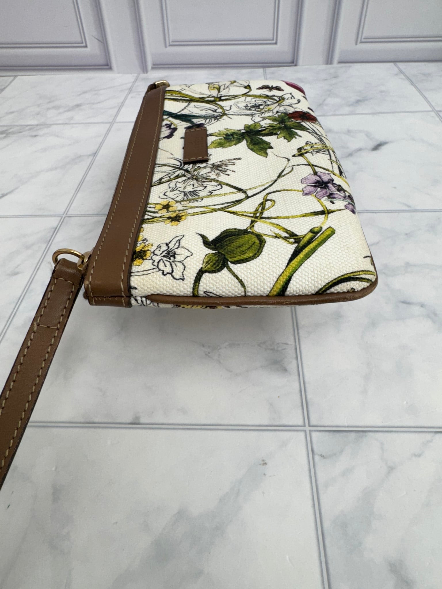 Gucci White Infinity Flora Print Canvas Wristlet Pouch