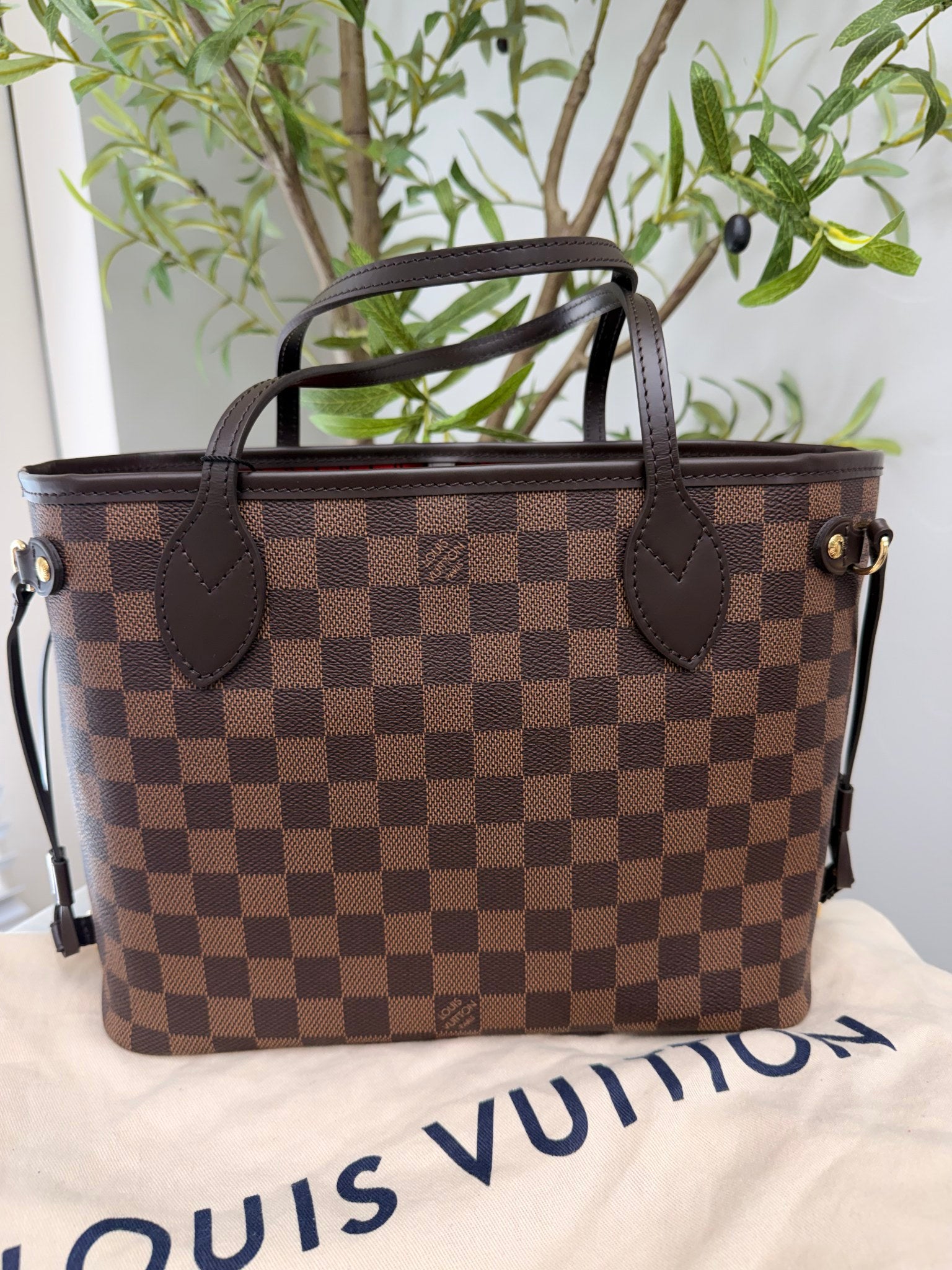 BRAND NEW Louis Vuitton Damier Ebene Neverfull PM