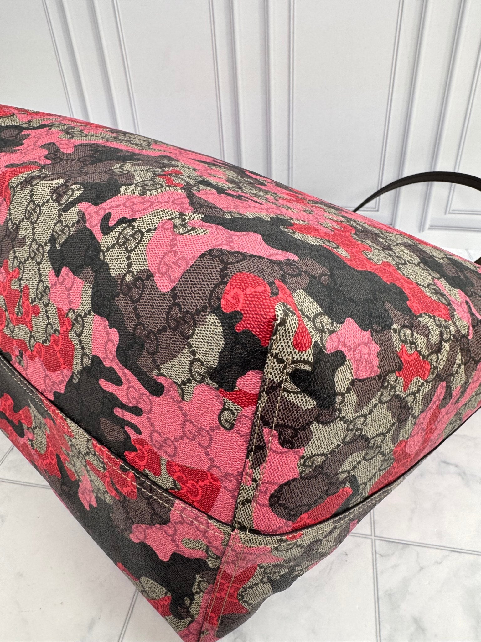 BRAND NEW - Gucci GG Supreme Pink Camouflage Large Tote Bag
