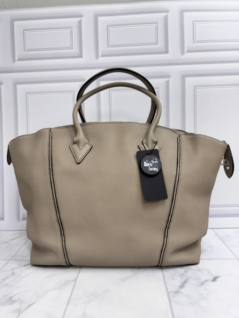 Louis Vuitton Beige Grained Leather Soft Lockit MM Handbag
