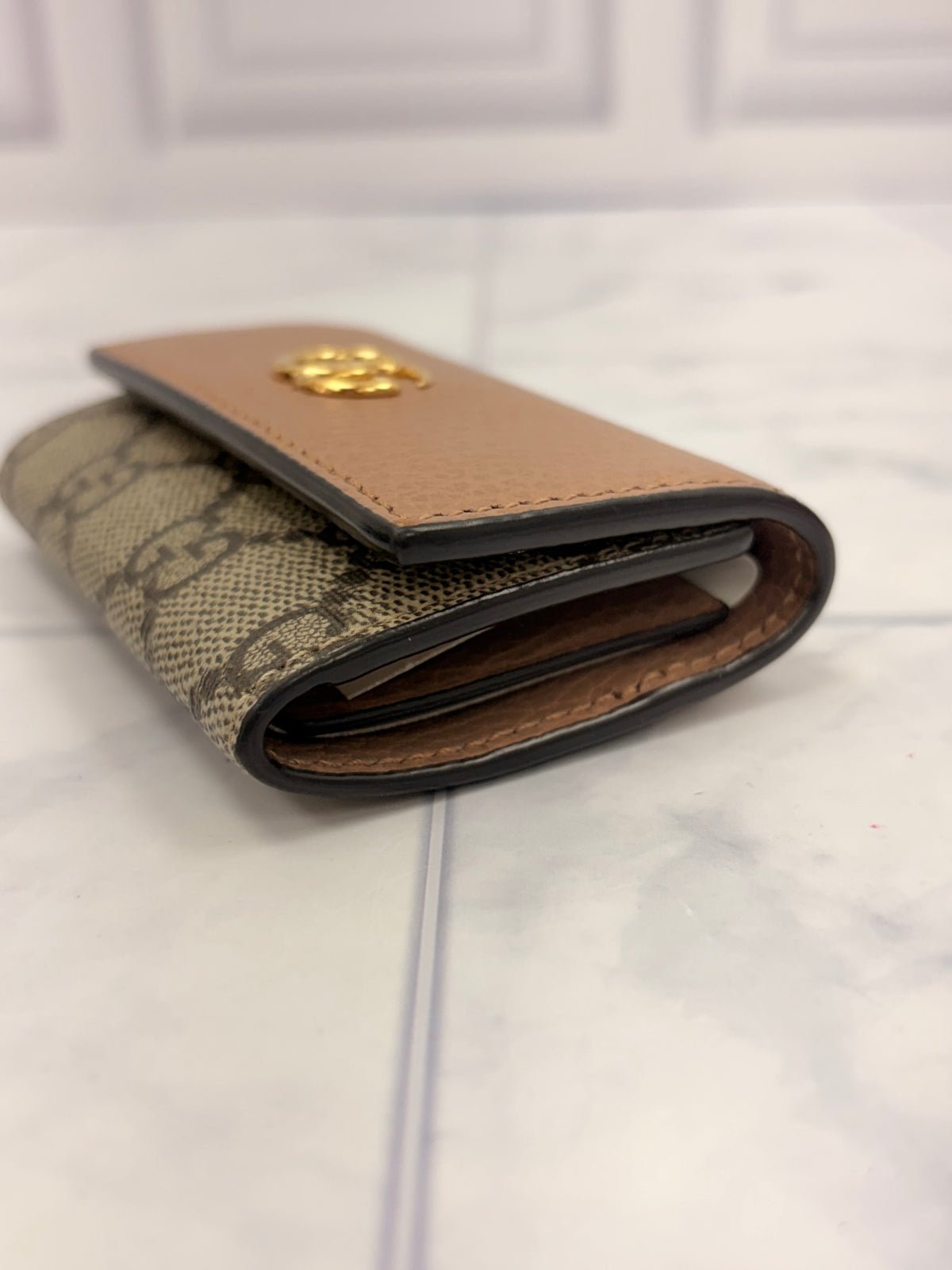 Gucci Supreme Monogram GG Marmont 6 Ring Key Case