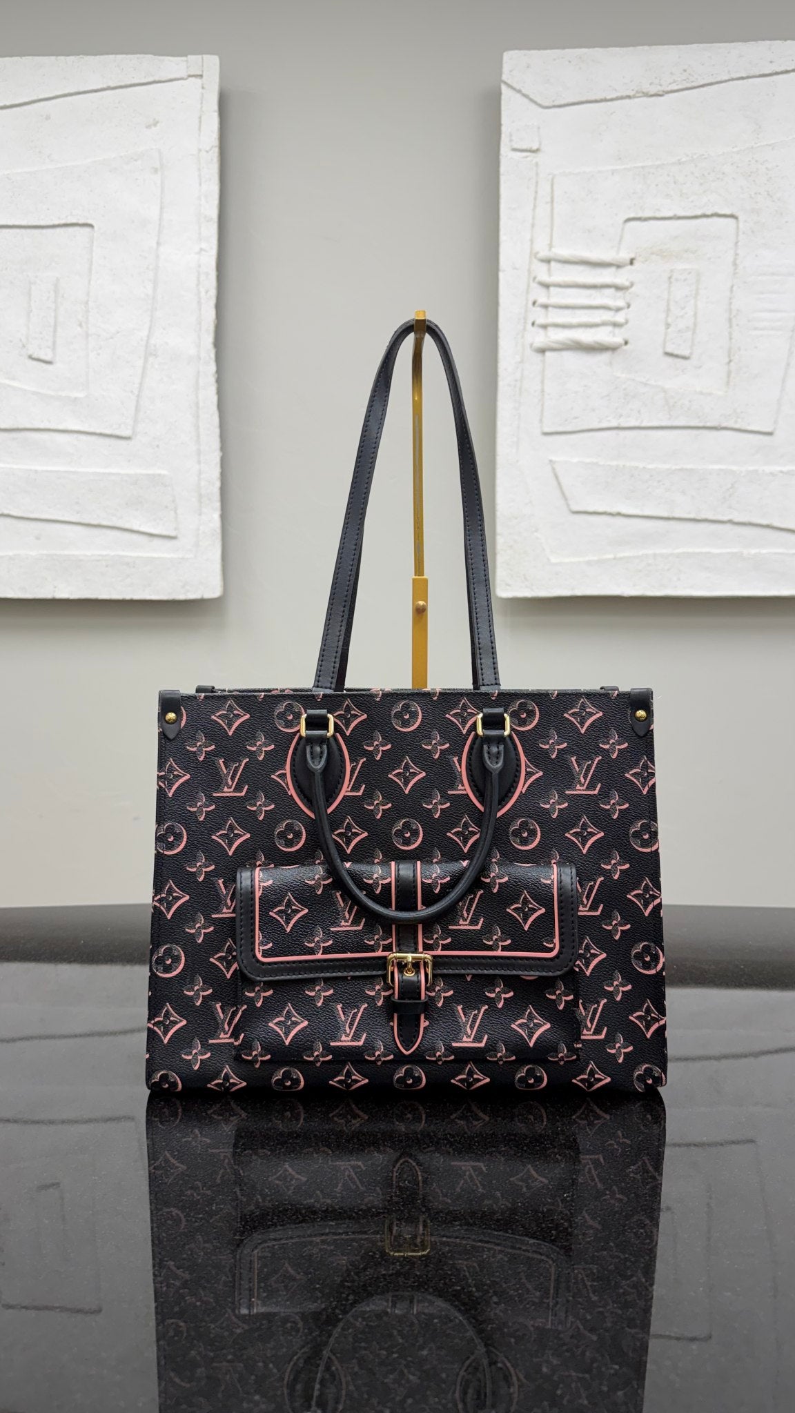 Louis Vuitton Black & Pink Fall for You Monogram Neo On The Go MM