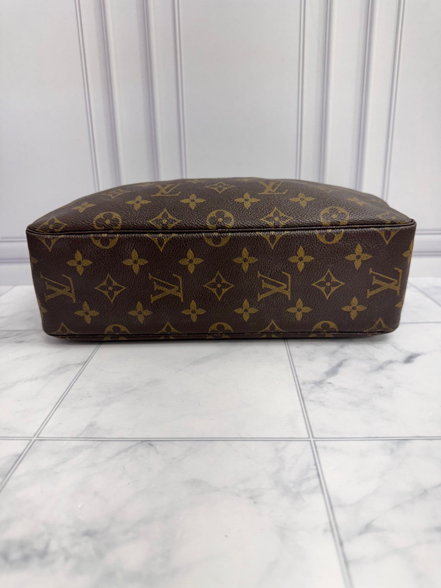 Louis Vuitton Monogram Trousse Toiletries 28