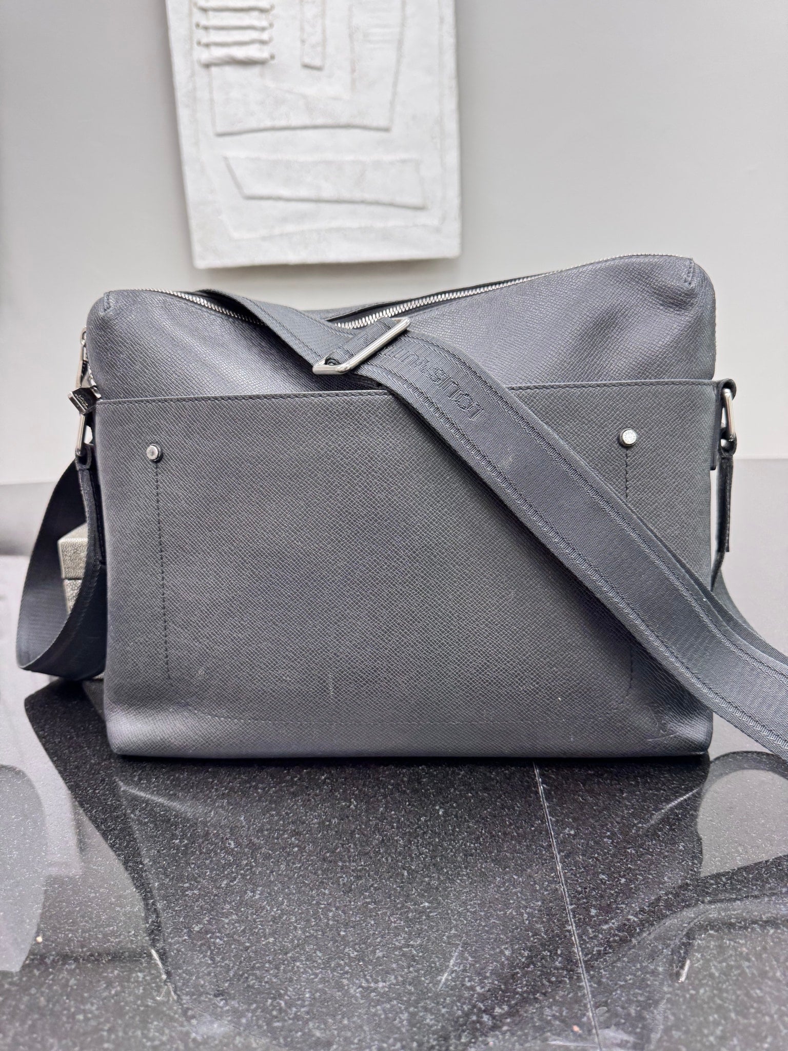 Louis Vuitton Black Taiga Grigori Messenger Bag MM