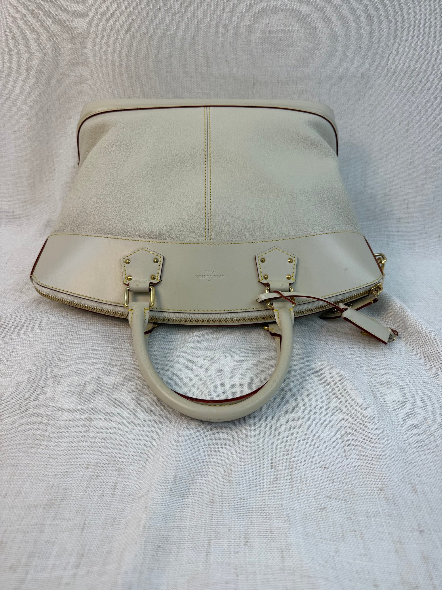 Louis Vuitton Cream Leather Suhali Locket MM Bag