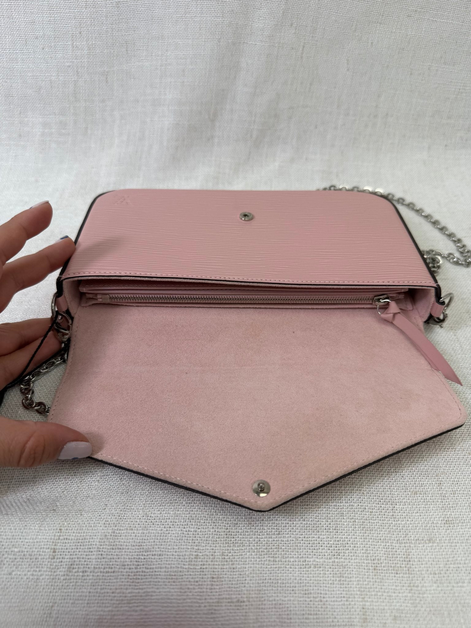 Louis Vuitton Rose ballerine Epi Leather Felicie Pochette Crossbody