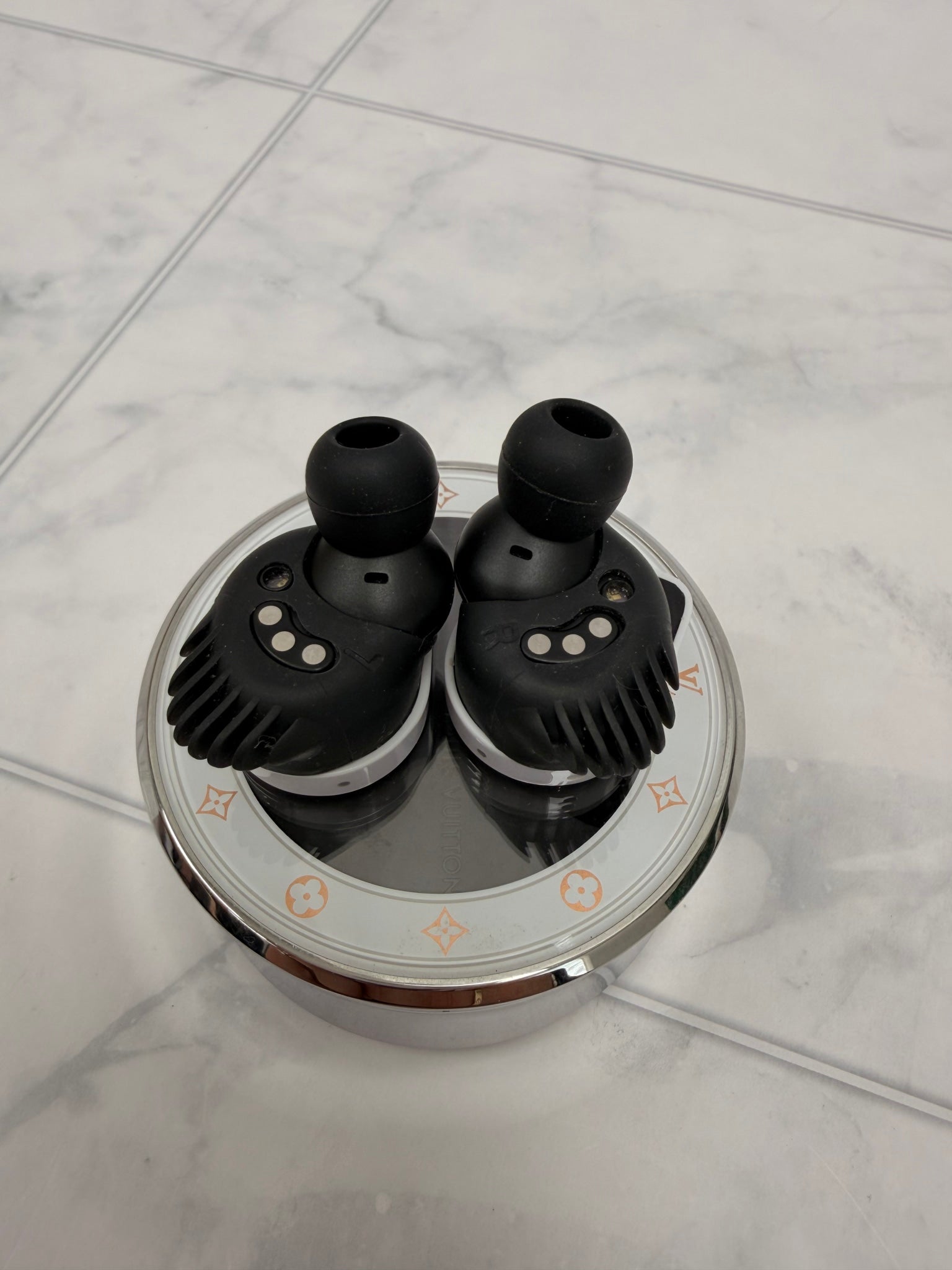 Louis Vuitton White Horizon Wireless Earbuds
