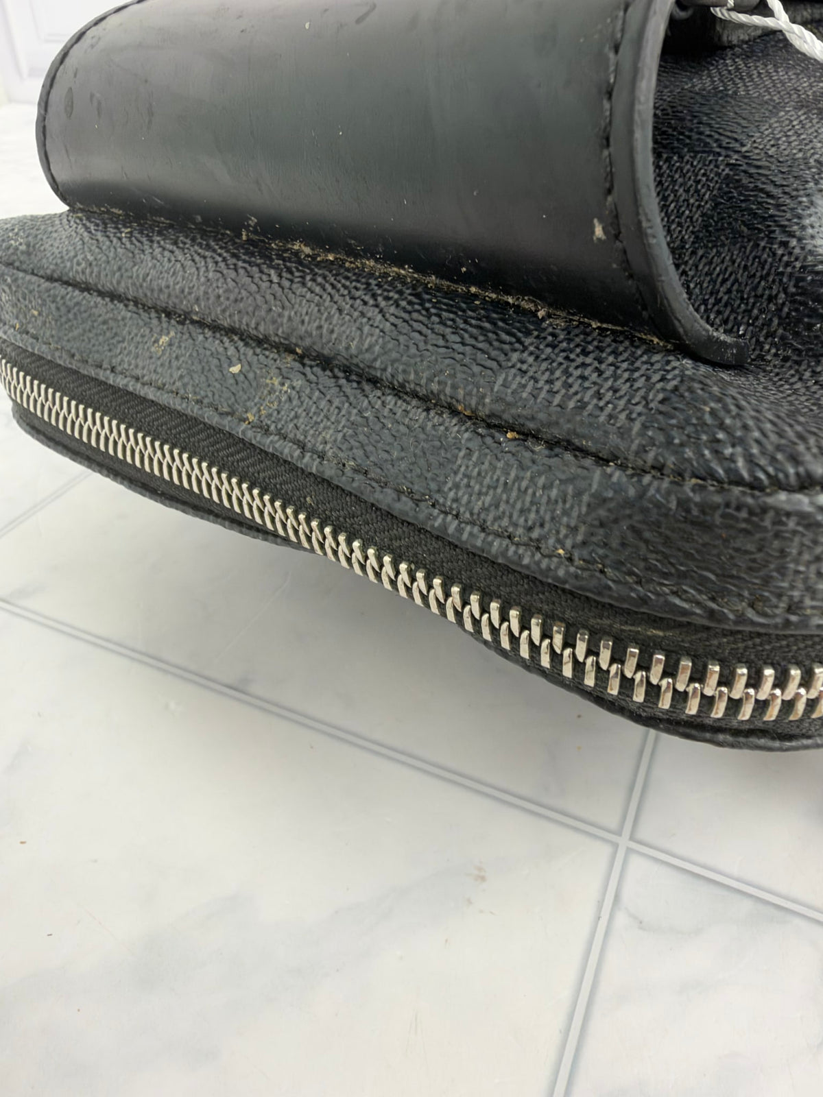 Louis Vuitton Damier Graphite Avenue Sling Bag